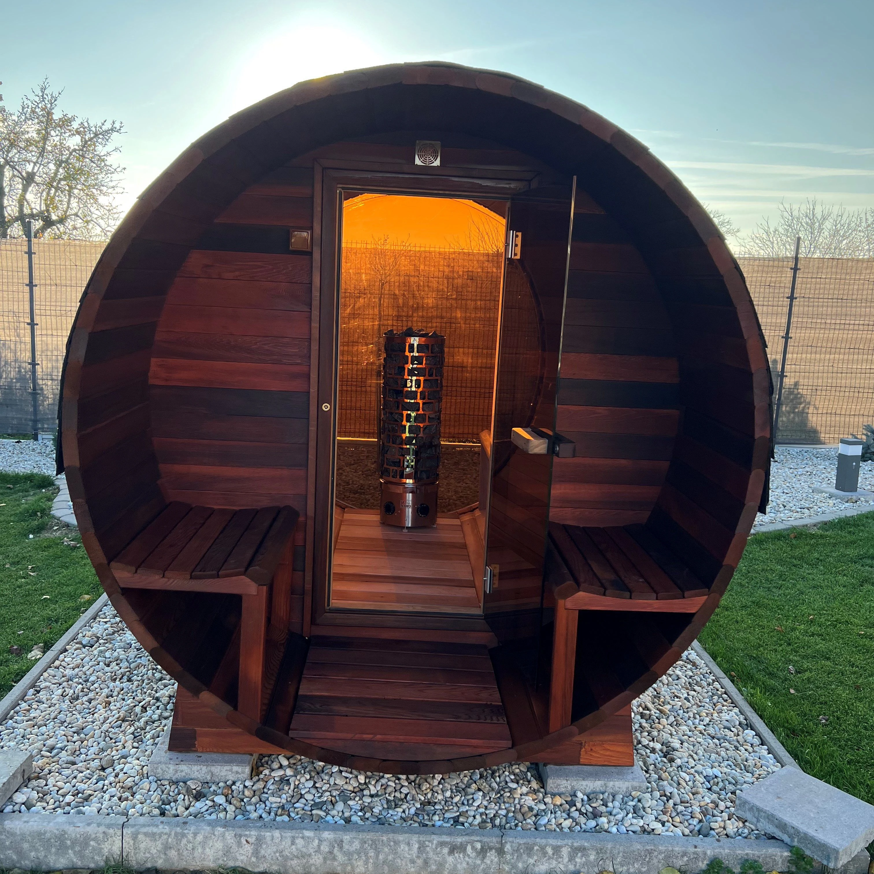 Thermo wood/cedar sauna outdoor wooden barrel sauna with panoramic window sauna room