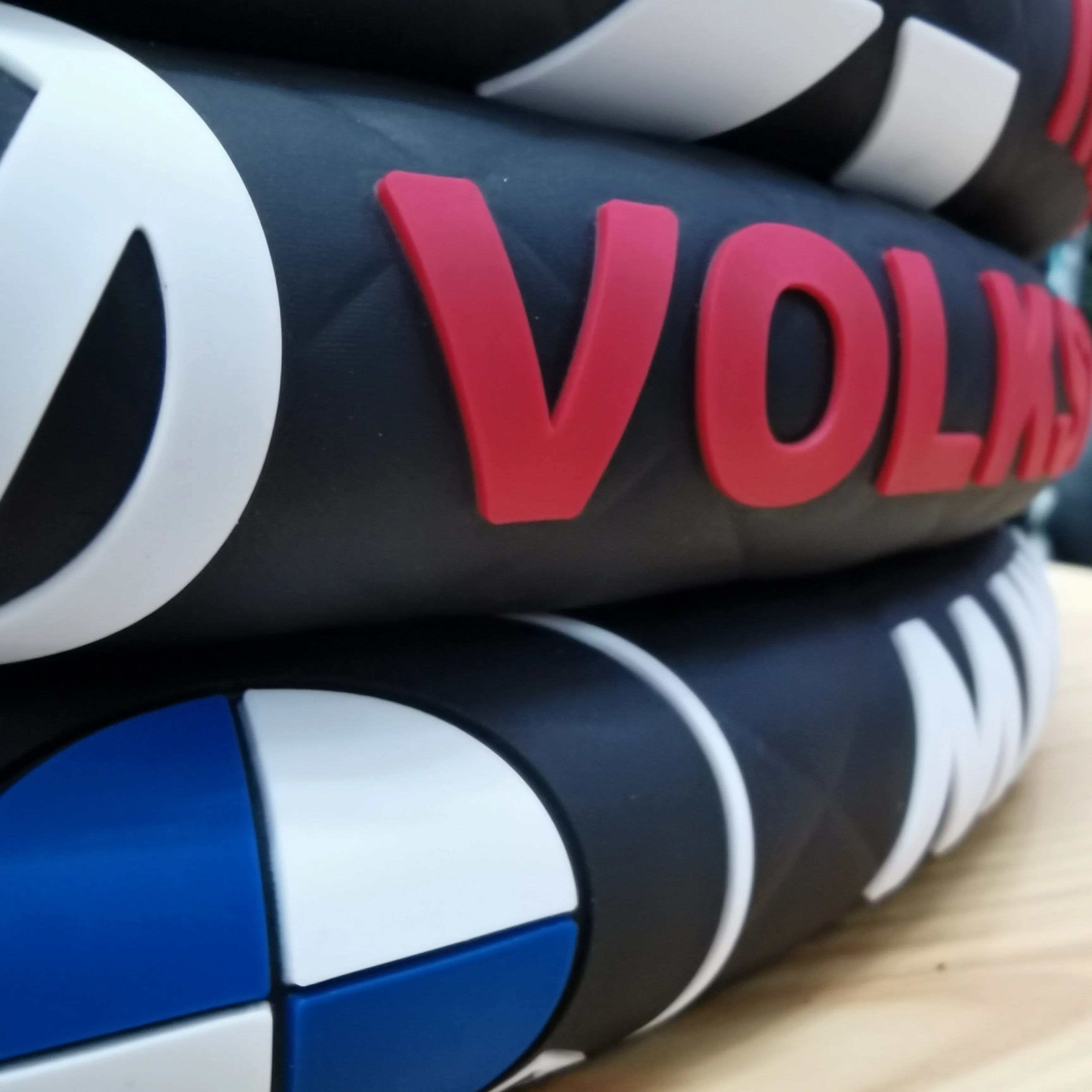 Silicone steering wheel cover, environmentally friendly and tasteless, with various LOGO and car LOGO