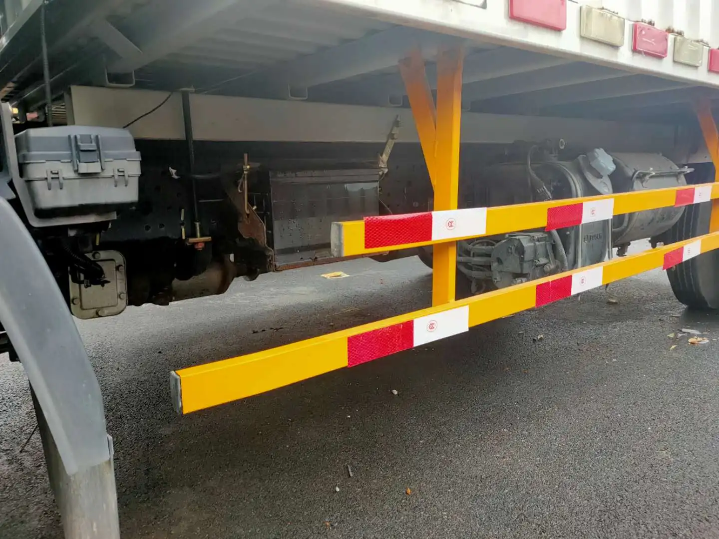 2015 2016 used JMC left hand drive light box truck diesel 7.5ton-10tons van cargo box truck in stock  used lorry truck