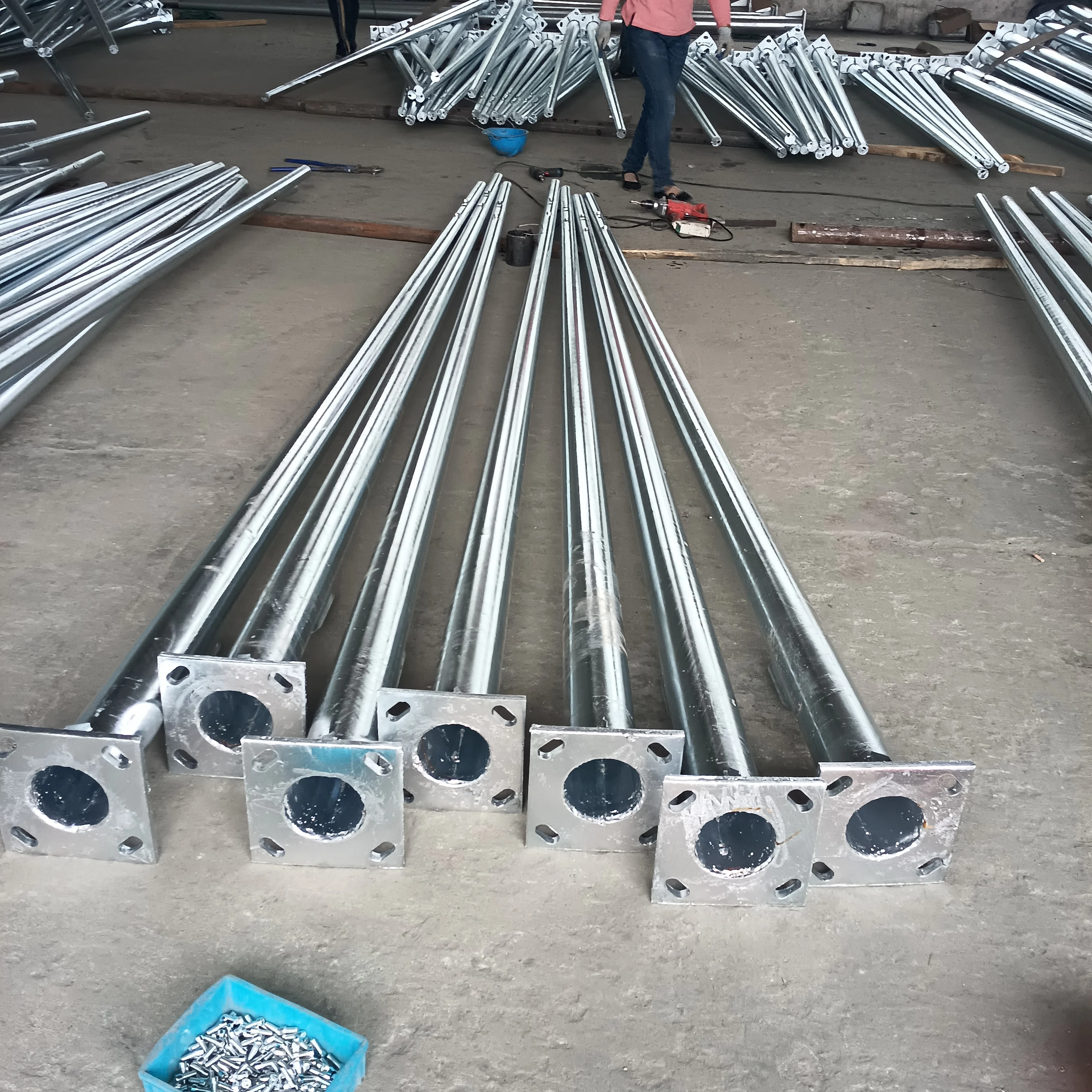 Оцинкованный уличный фонарь Huatai 6 м оптовая цена для дорожного освещения