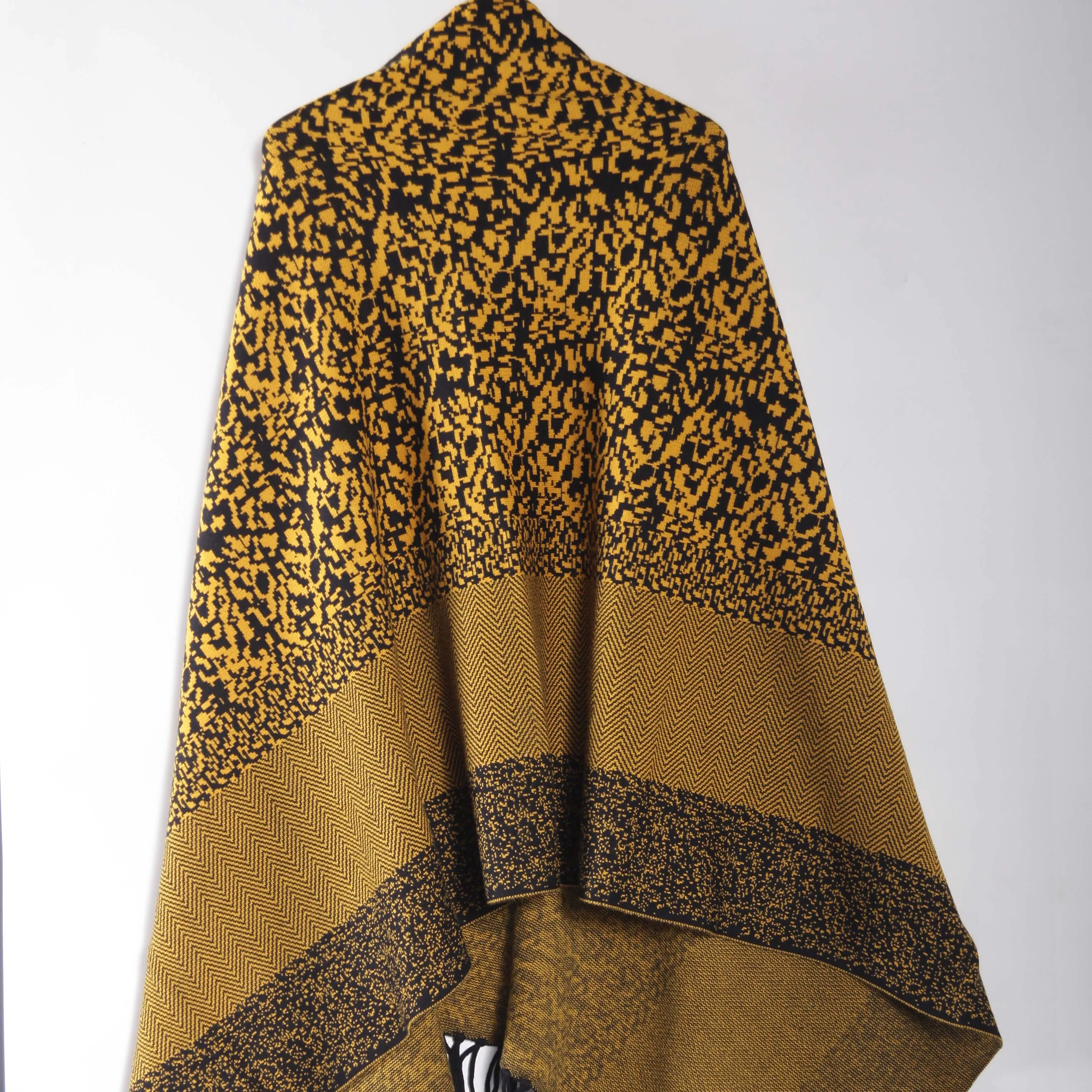 Wholesale 2020 Hot Sale Thick Winter Women Jacquard Pattern Knitted Poncho Cloak For Women