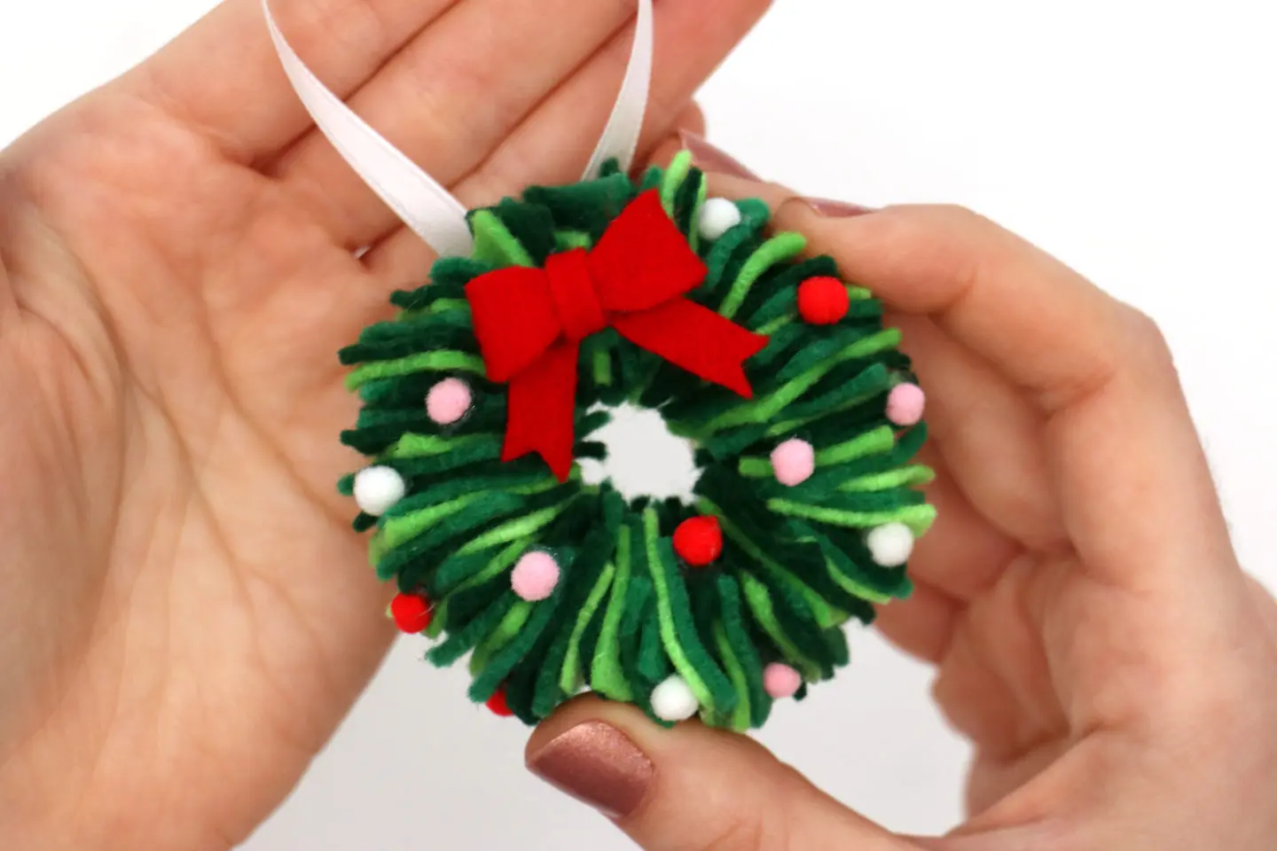 DIY Christmas Ornaments from Felt Scraps Do Yourself Tree Ornaments Felt Mini Wreath Hanger Home Decoration DIY Felt Craft Kit