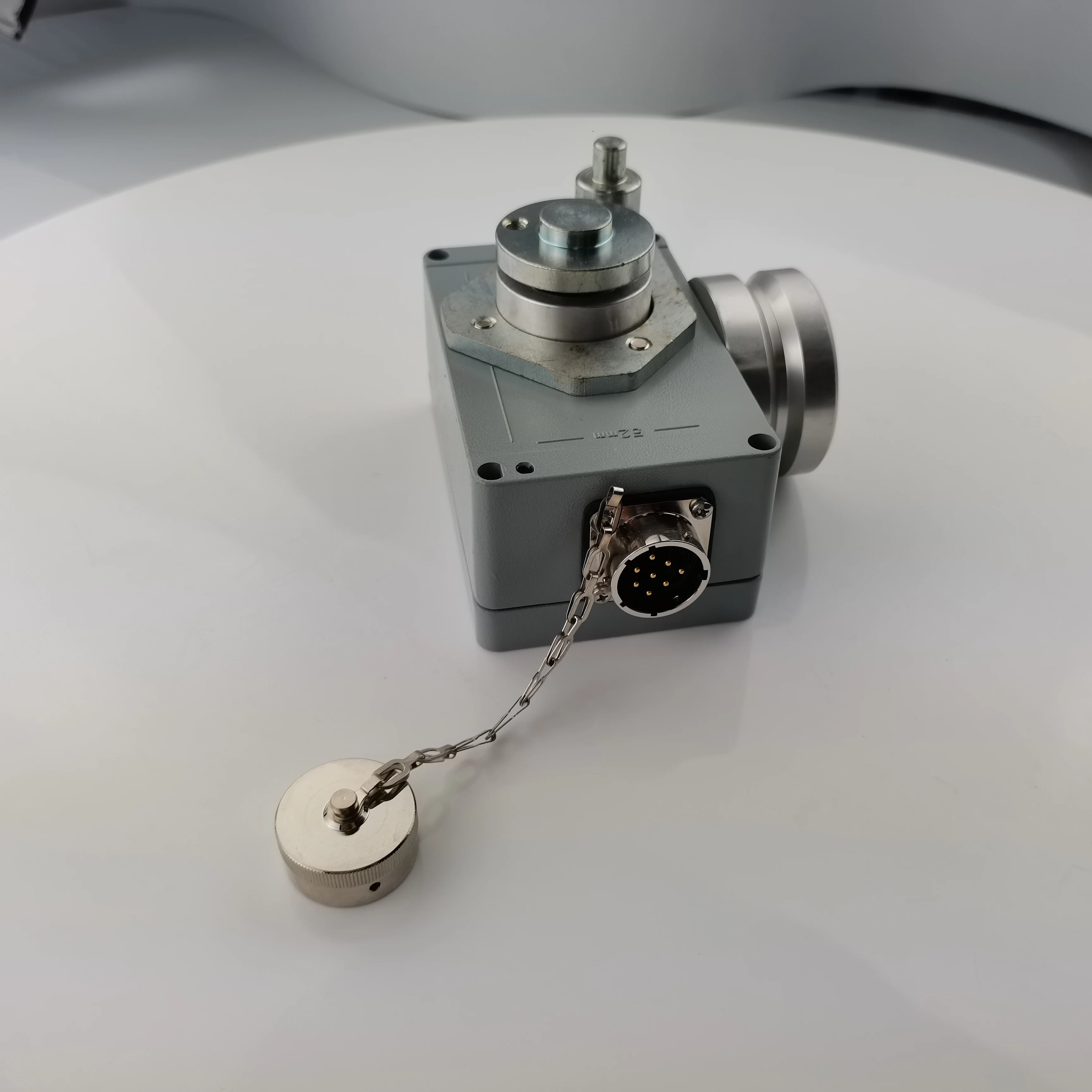 High quality asphalt paver leveling sensor PN.2039585/2041380 grade sensor