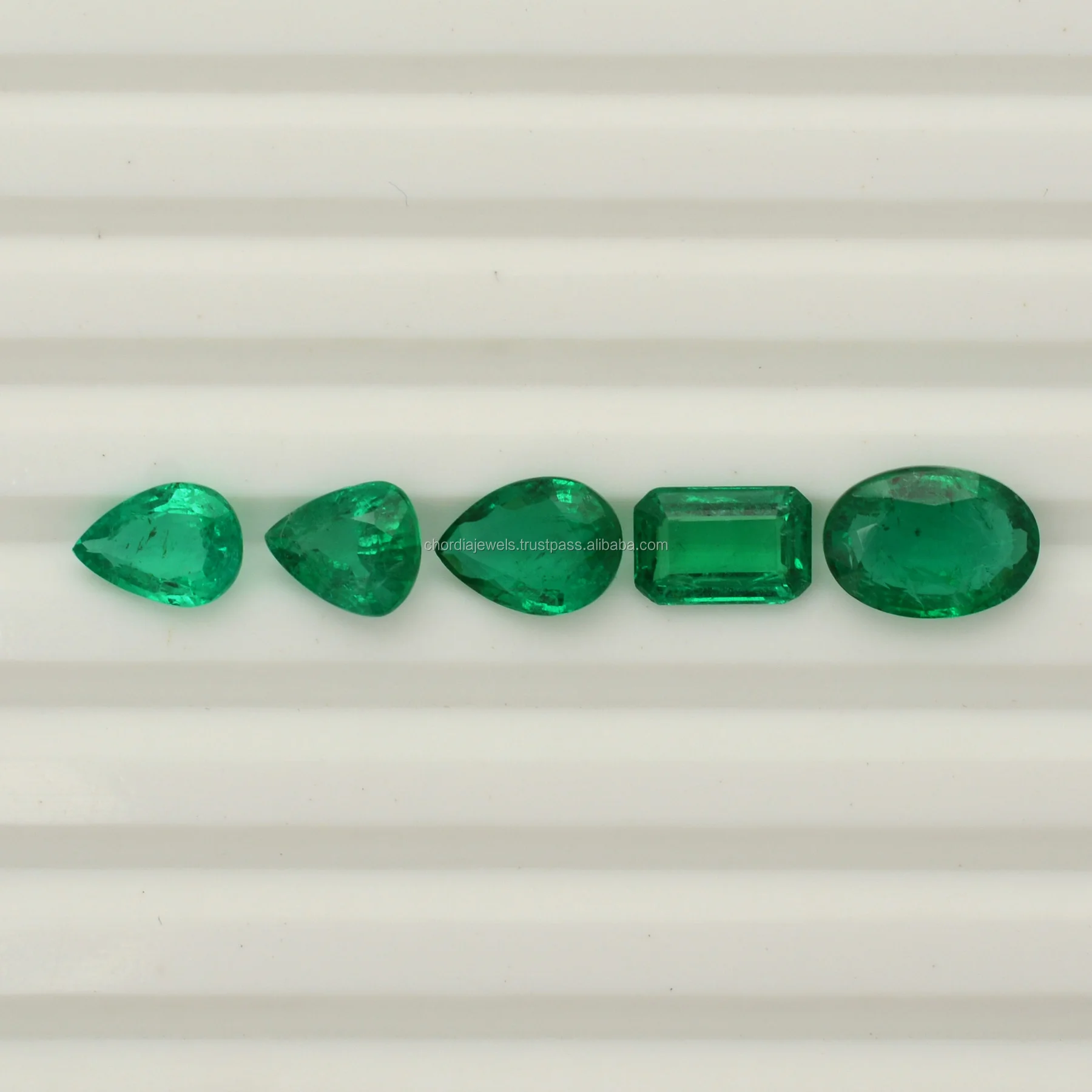 Wholesale Factory Direct Natural Emerald Mixed Shape Calibrated Size Fine Quality Faceted Gemstone Green Emerald Indian Supplier