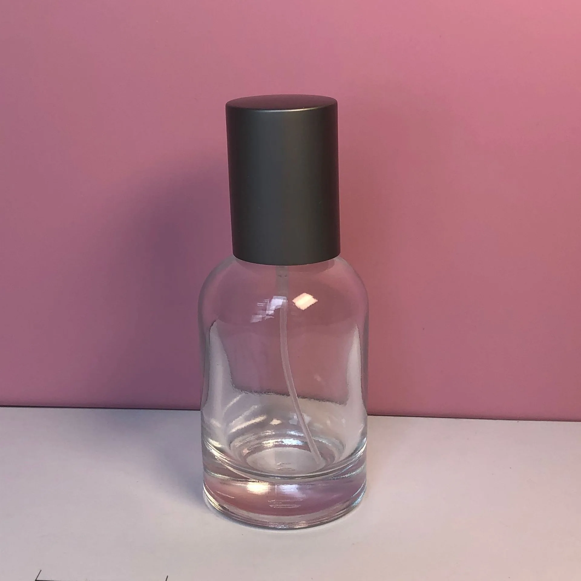 Luxury Cylinder 30ml Glass Perfume Bottle Empty Glass Fragrance Parfum Spray Bottle 1oz with Wooden Cap