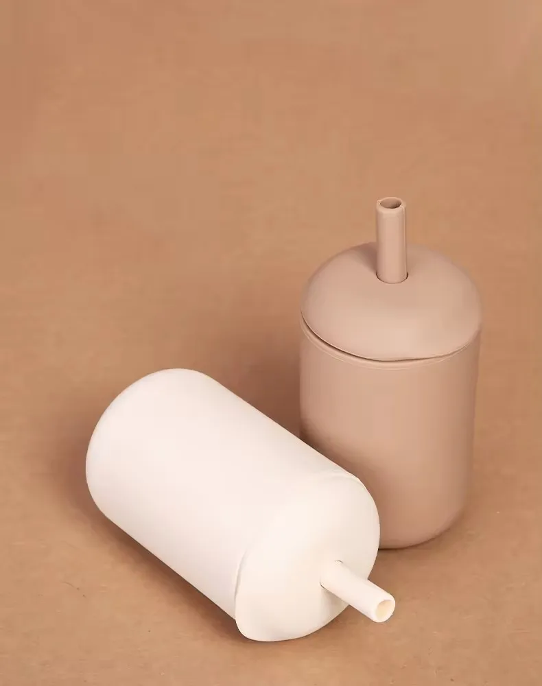 Eco-friendly Water Drinker Children Custom Drink Bottle School Portable Leakproof BPA Free Silicone Sports Kettle For Kids