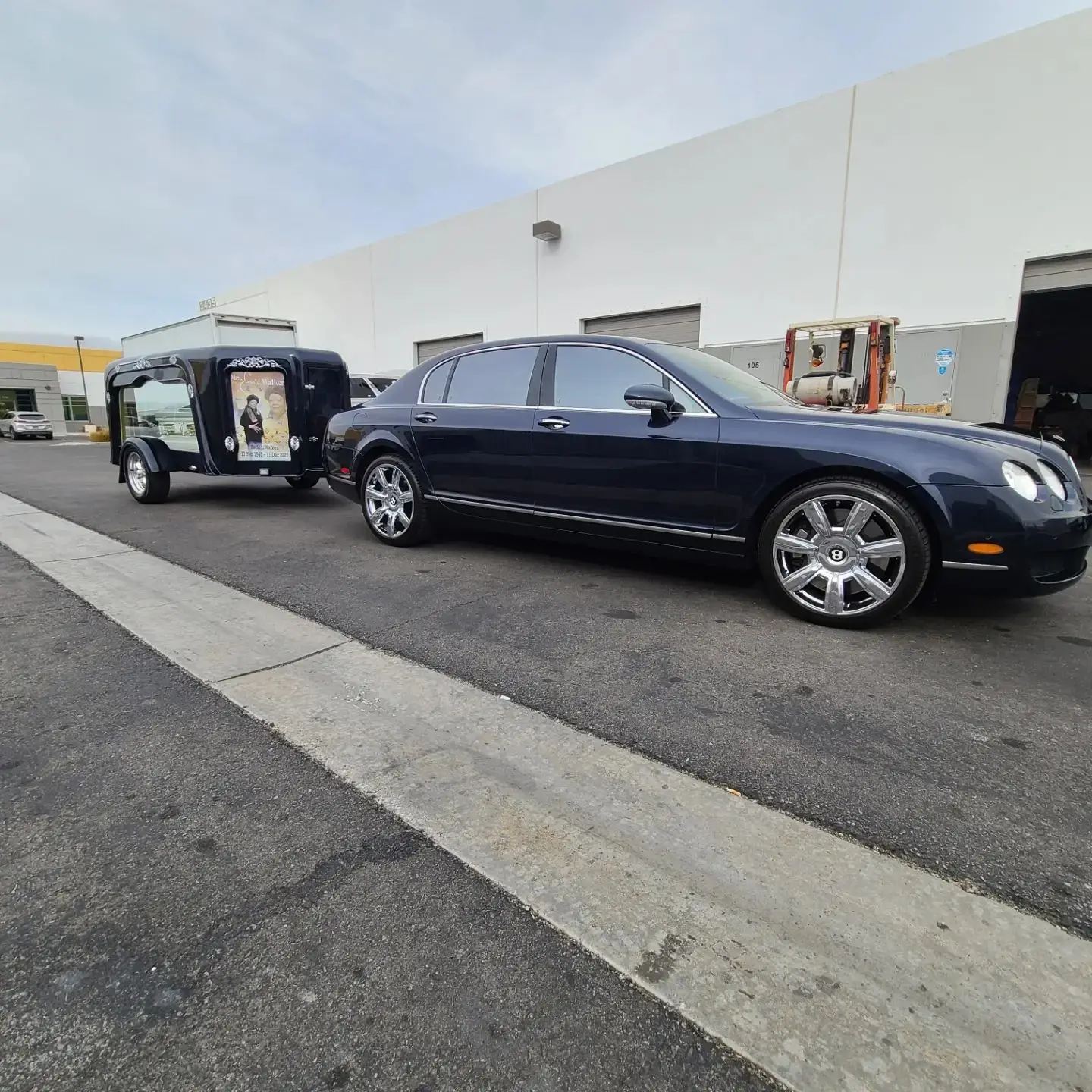 Towable funeral hearse towable Coffin cart hot selling Funeral hearse car model Hearses cars for sale