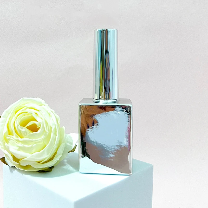 Luxury 15ml Fancy Uv Nail Gel Bottle Empty Nail Polish Bottles Gold Silver Rose Gold Nail Polish Glass Bottle  With Brush