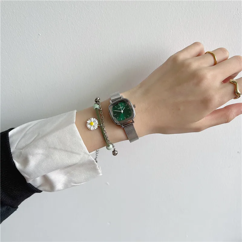 2024 Fashion Square Golden Woman Watch Casual Mesh Strap Design Women Quartz Wrist watches Luxury Ladies