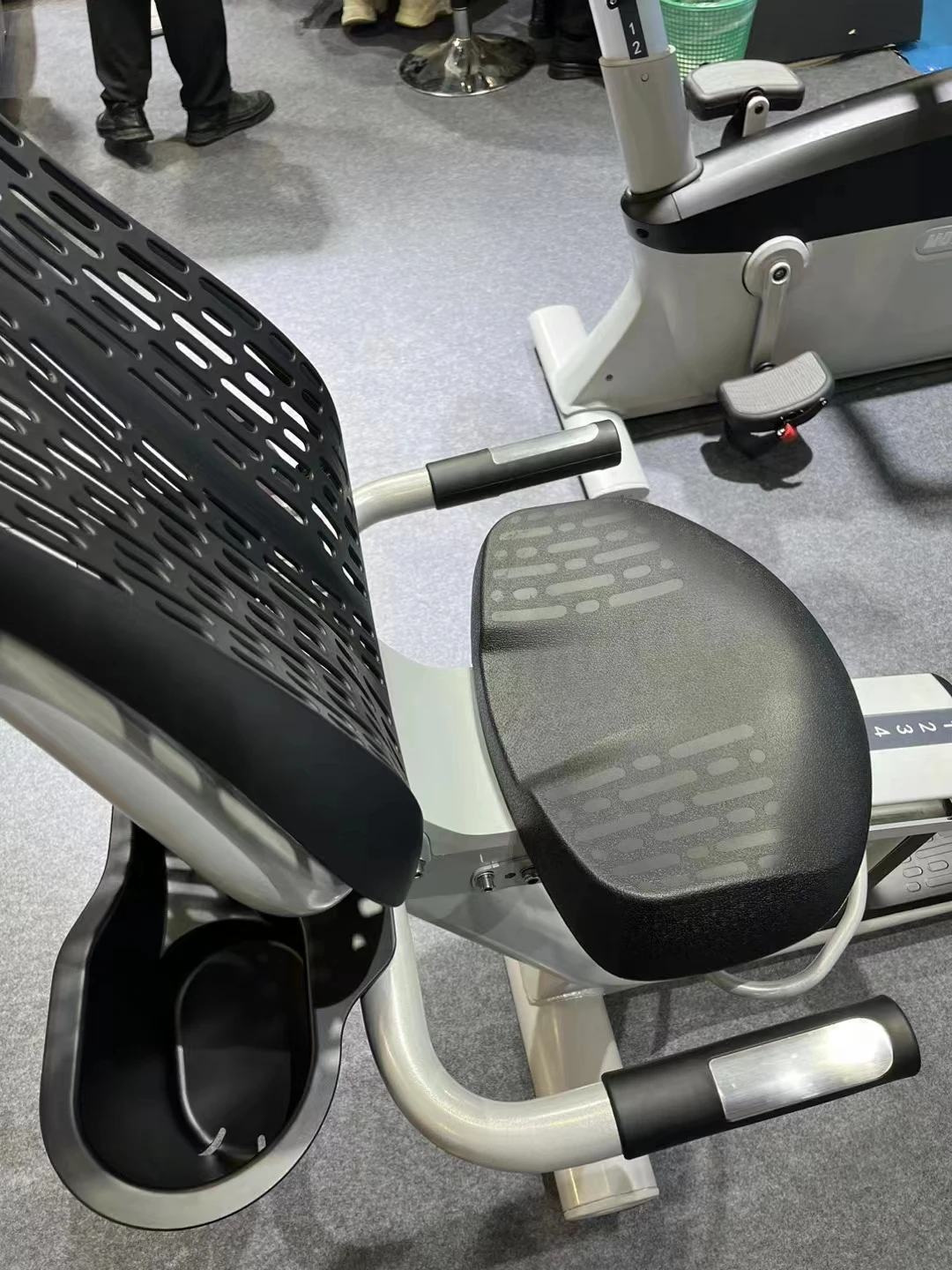 Commercial Gym Fitness Machine Cardio Magnetic Control Horizontal Exercise Bicycle Recumbent Bike