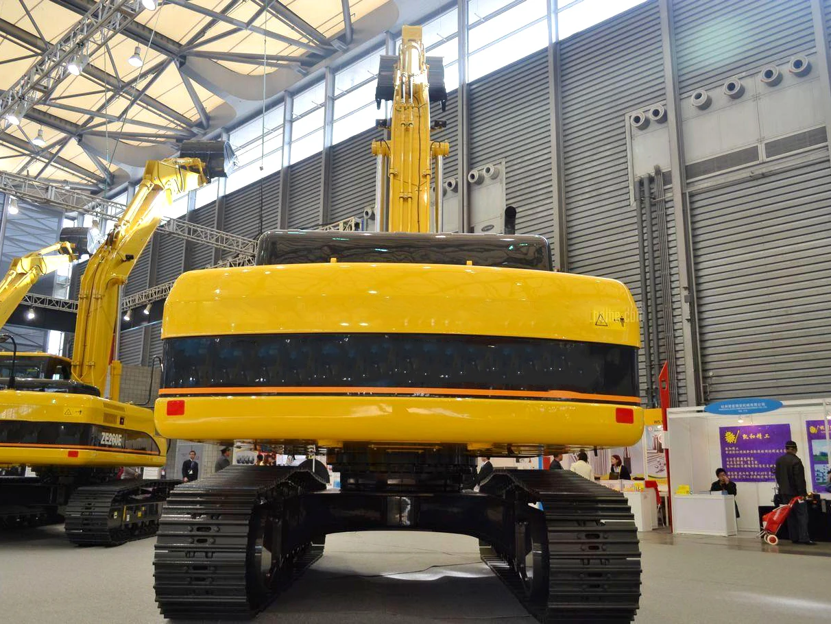China Famous Brand 33Ton Crawler Excavator ZE330E with Cheap Price