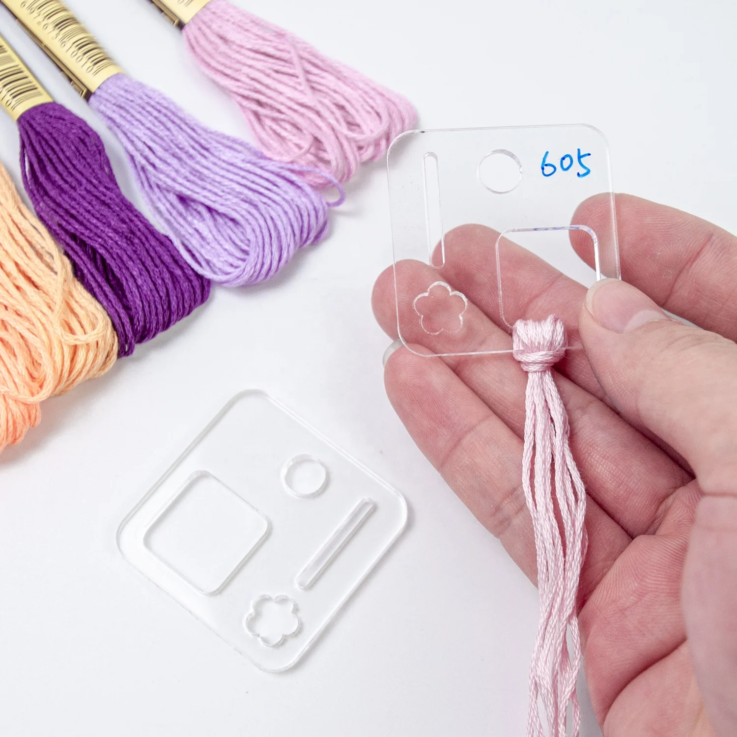 30pcs Acrylic Embroidery Floss Drop Clear Embroidery Thread Organizers Drops Floss Chips for DIY Craft Sewing Thread Storage