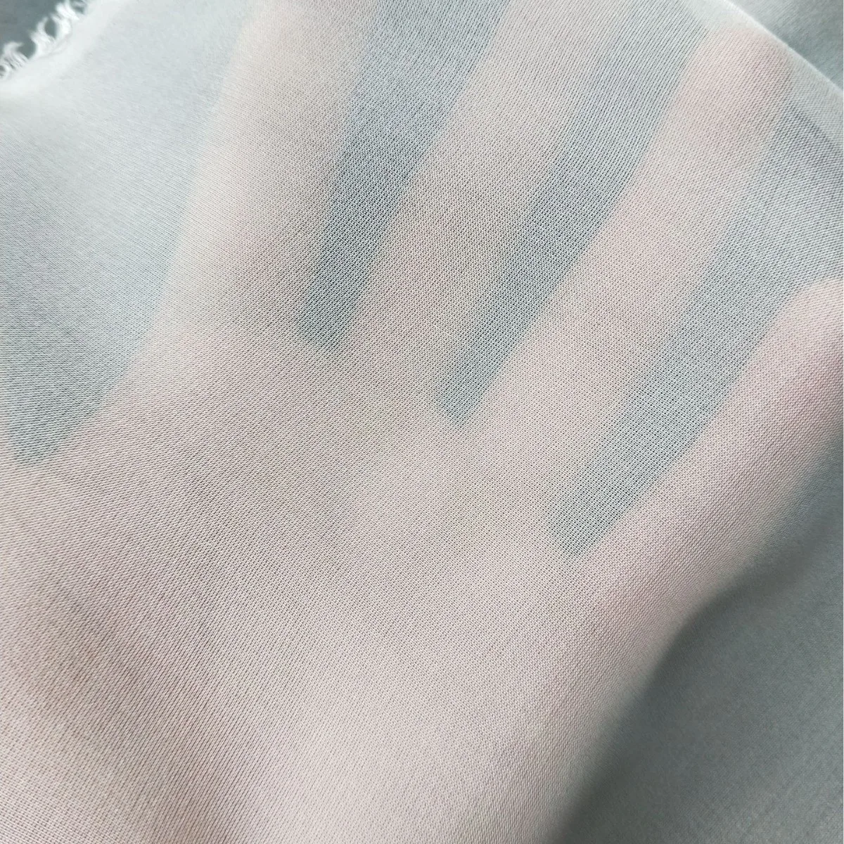 8mm White Silk Chiffon Fabric Silk 100% Silk Thin See Through Mulberry Fabric For Scarves Dress Clothing Lining