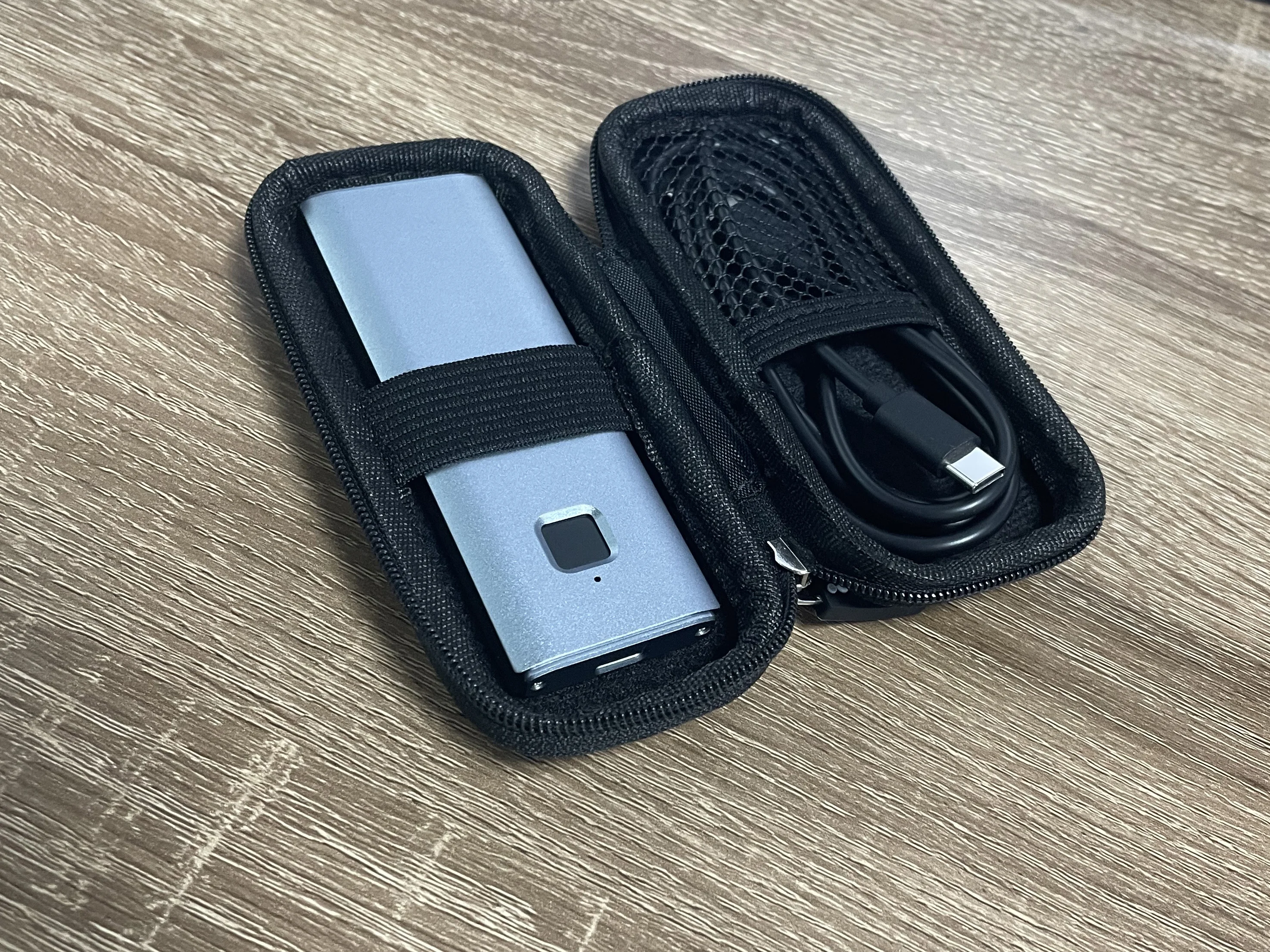 1TB Encrypted Flash Drive to Ensure Data Security Mobile Fingerprint Mini Hard Drive External SSD