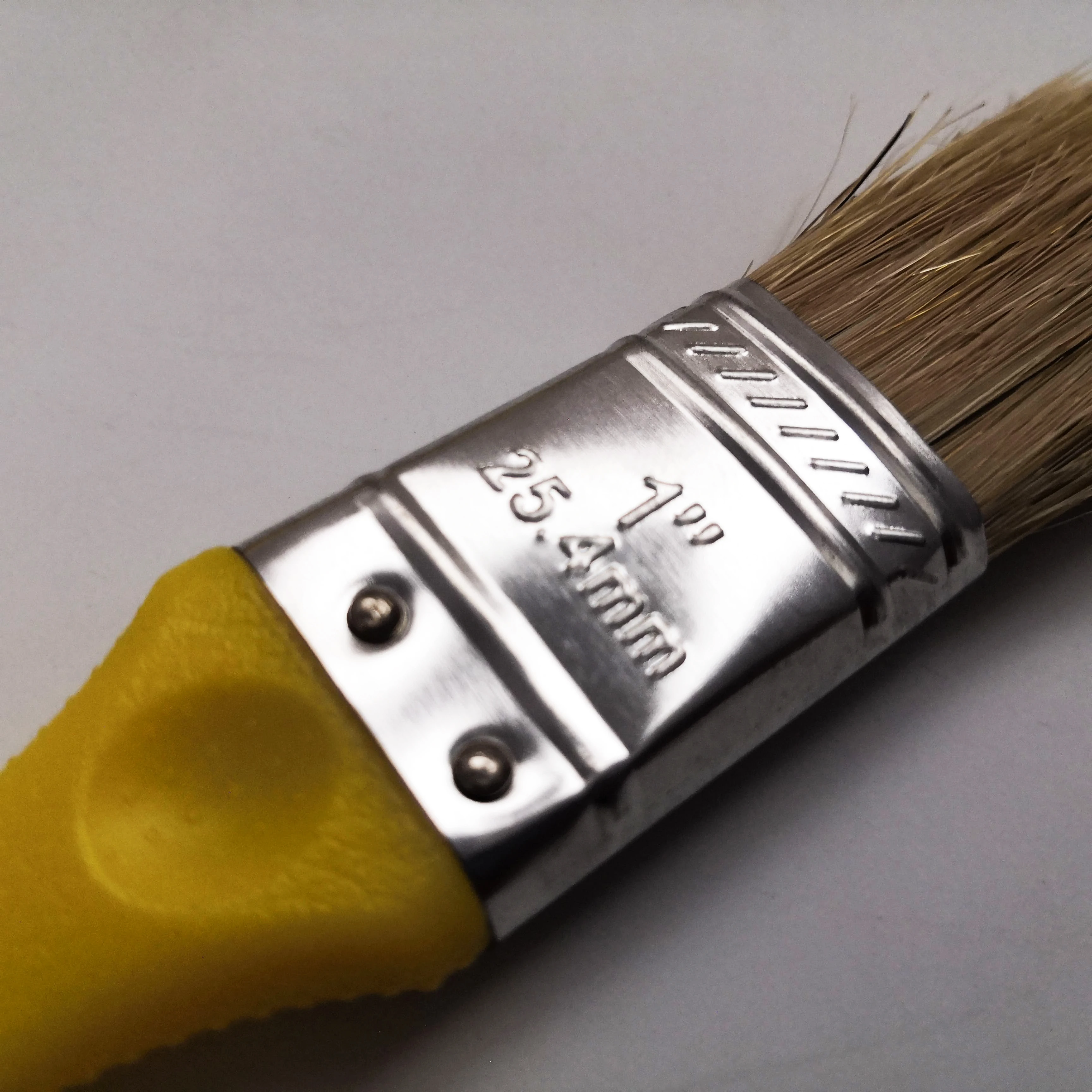 European style 50% polyester 50% pig hair bristle plastic Non-slip hollow handle 1inch flat yellow plastic painting brush