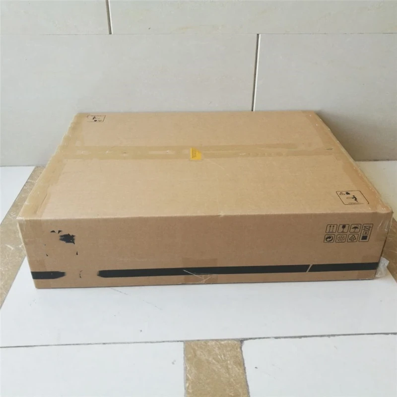 S6720-HI переключатель 24x10 Gig SFP +, 4x40 Gig QSFP + и 2x100 Gig QSFP28 S6720-30L-HI-24S