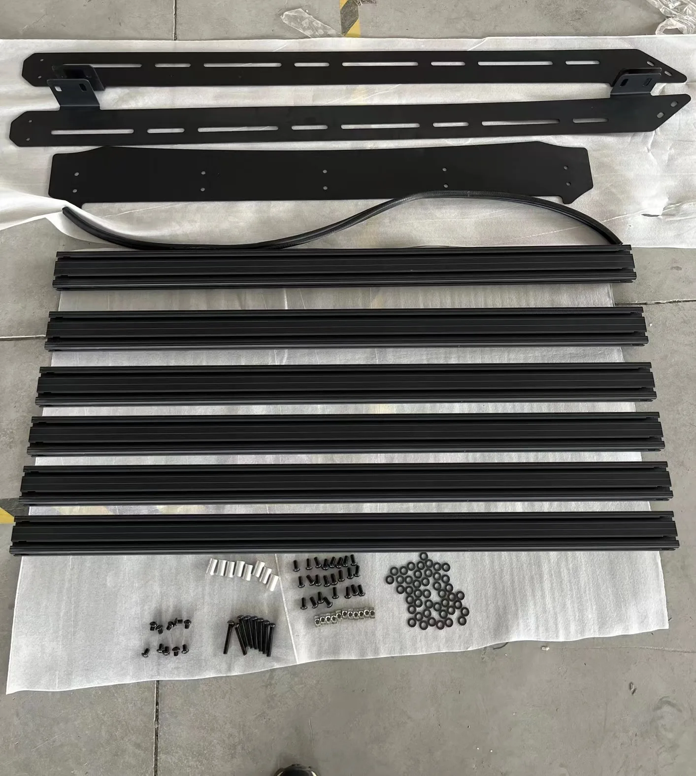 Spedking 2010-2022 Hot Sales Black Aluminum With Cross Bar Roof Rack for 5th Gen TOYOTA 4RUNNER Roof Rack