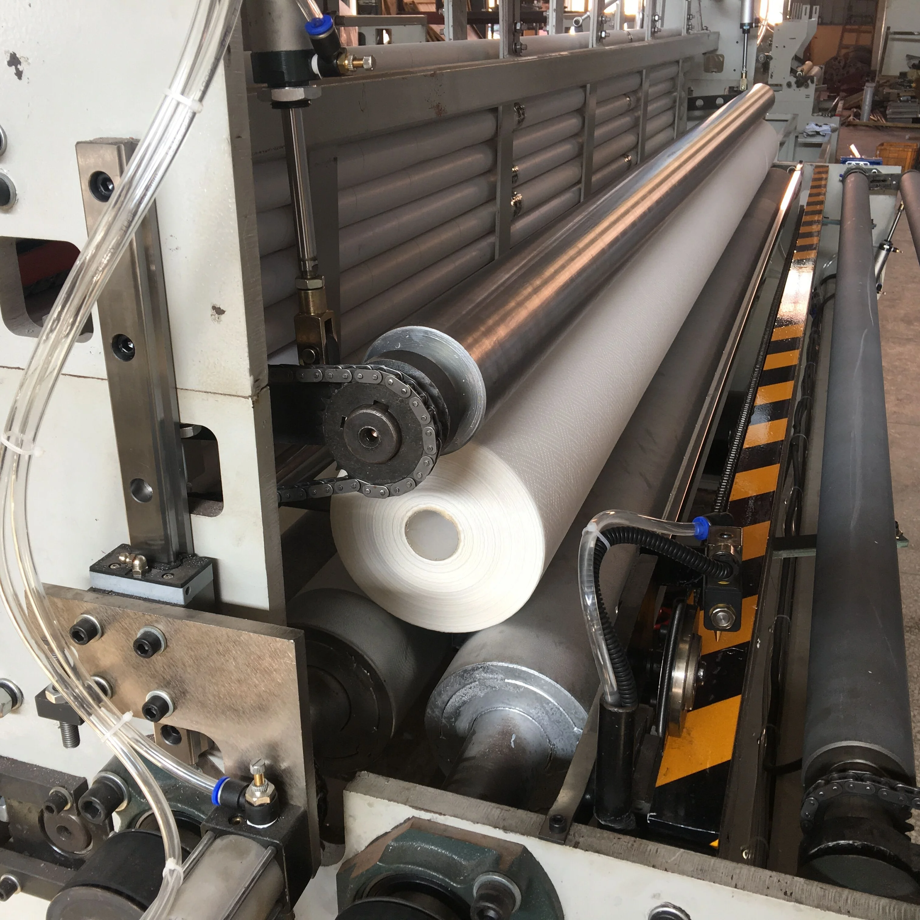 Автоматические машины для производства туалетной бумаги jumbo roll малого бизнеса