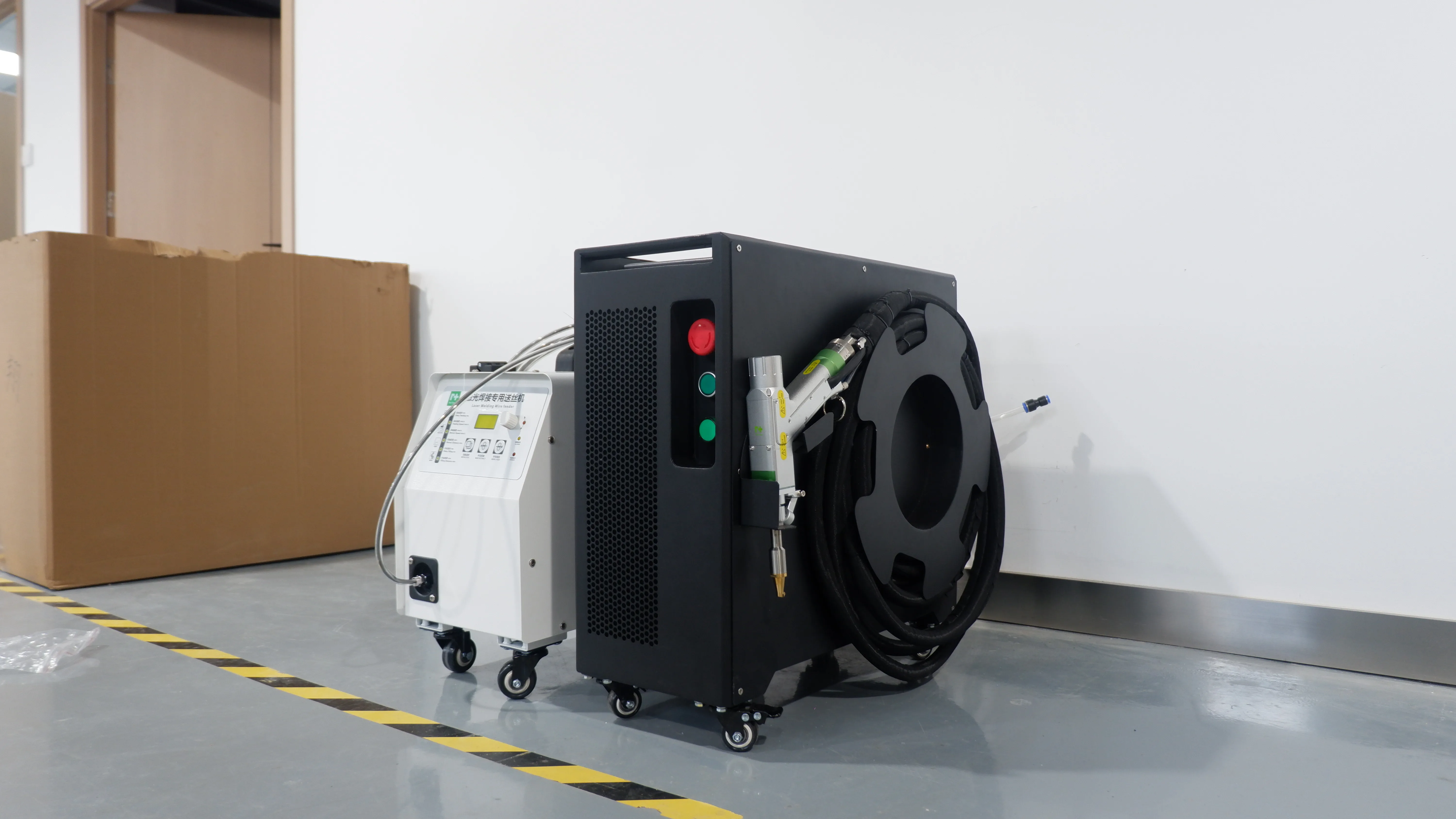 high quality handheld laser welding machine 4 in 11000w 1500w 2000w  for metal aluminium with air cooling price