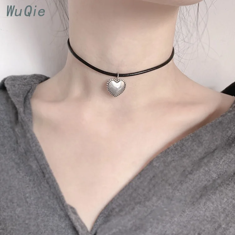 Wuqie Latest Design Leather Choker Necklace Silver Heart Pendant Choker for Women
