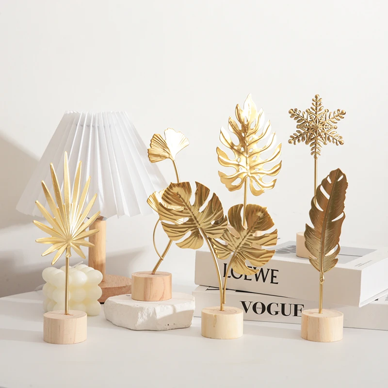 Hot Sales Leaf Statues Desktop Sculpture Ornaments Gold Home Decor For Living Room Bedroom Office Desktop With Wooden Base