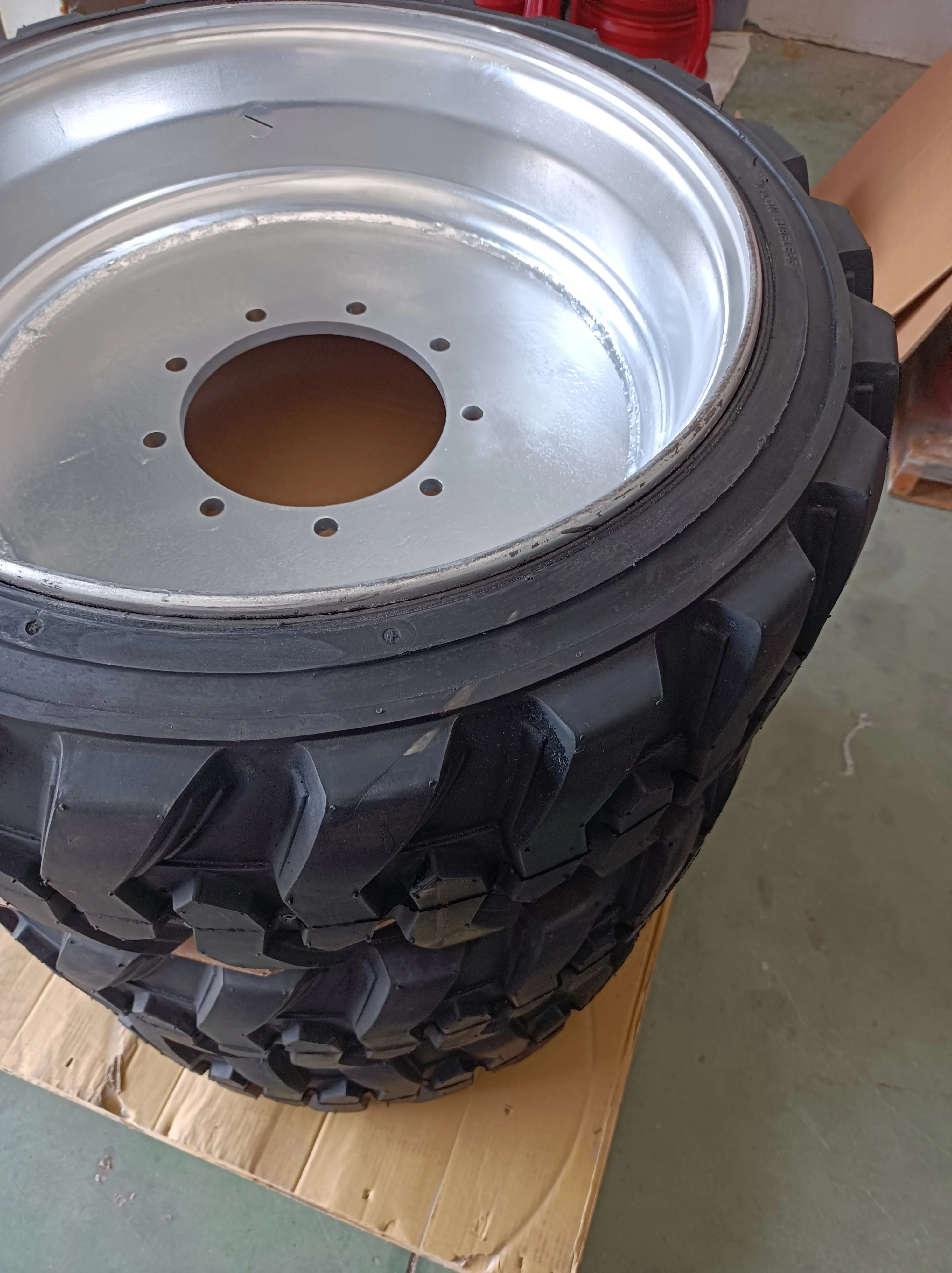 305*546 Foam Filled Tire Black Rubber 4 Pcs 7-10 Working Days Polyurethane Filled Top-quality Tyre 1.5years Geelaner CN;JIA
