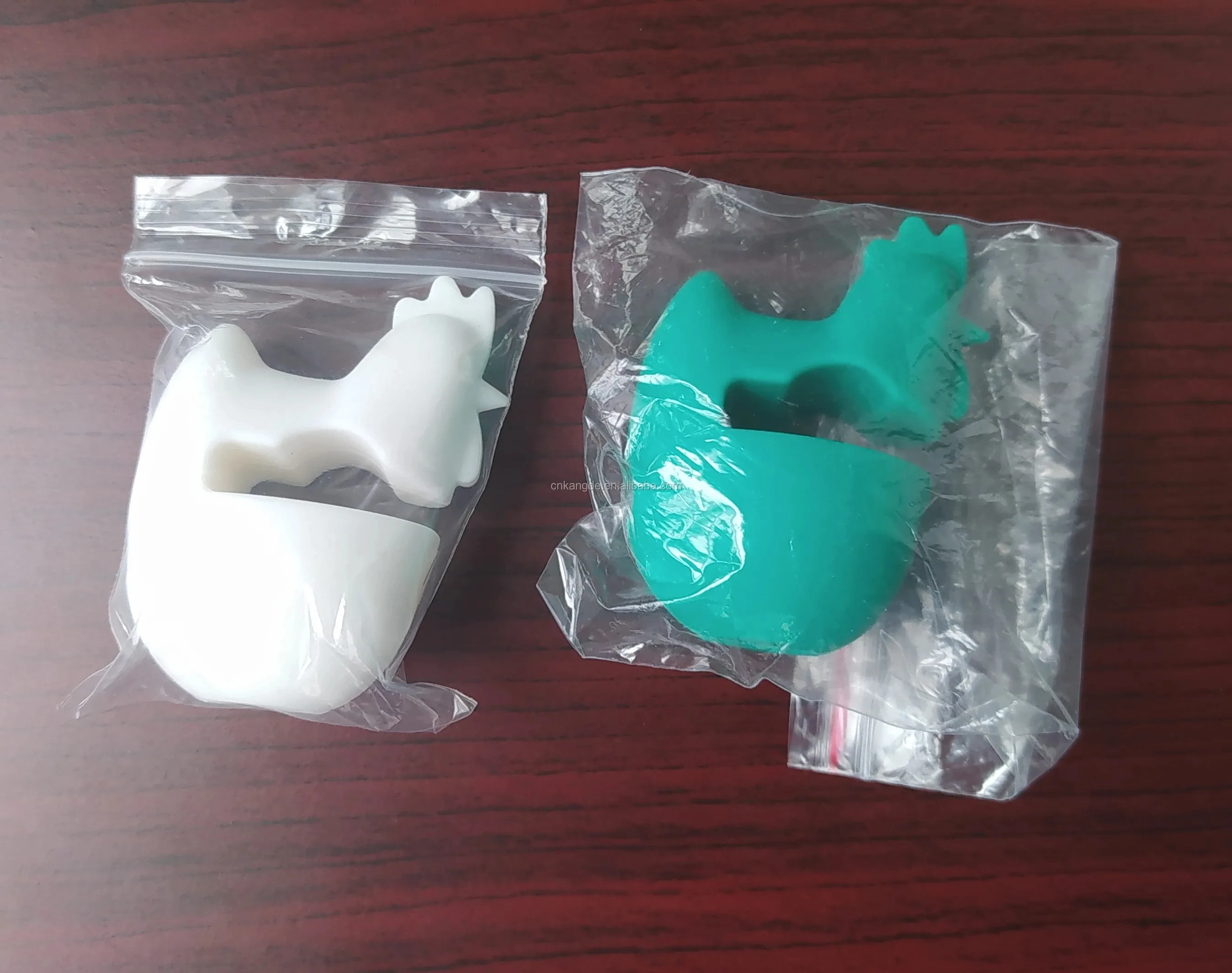 RTS Kitchen Funny Chicken Silicone Heat Resistant Spill Proof Clip Lid for Pot & Pan Spoon Holder