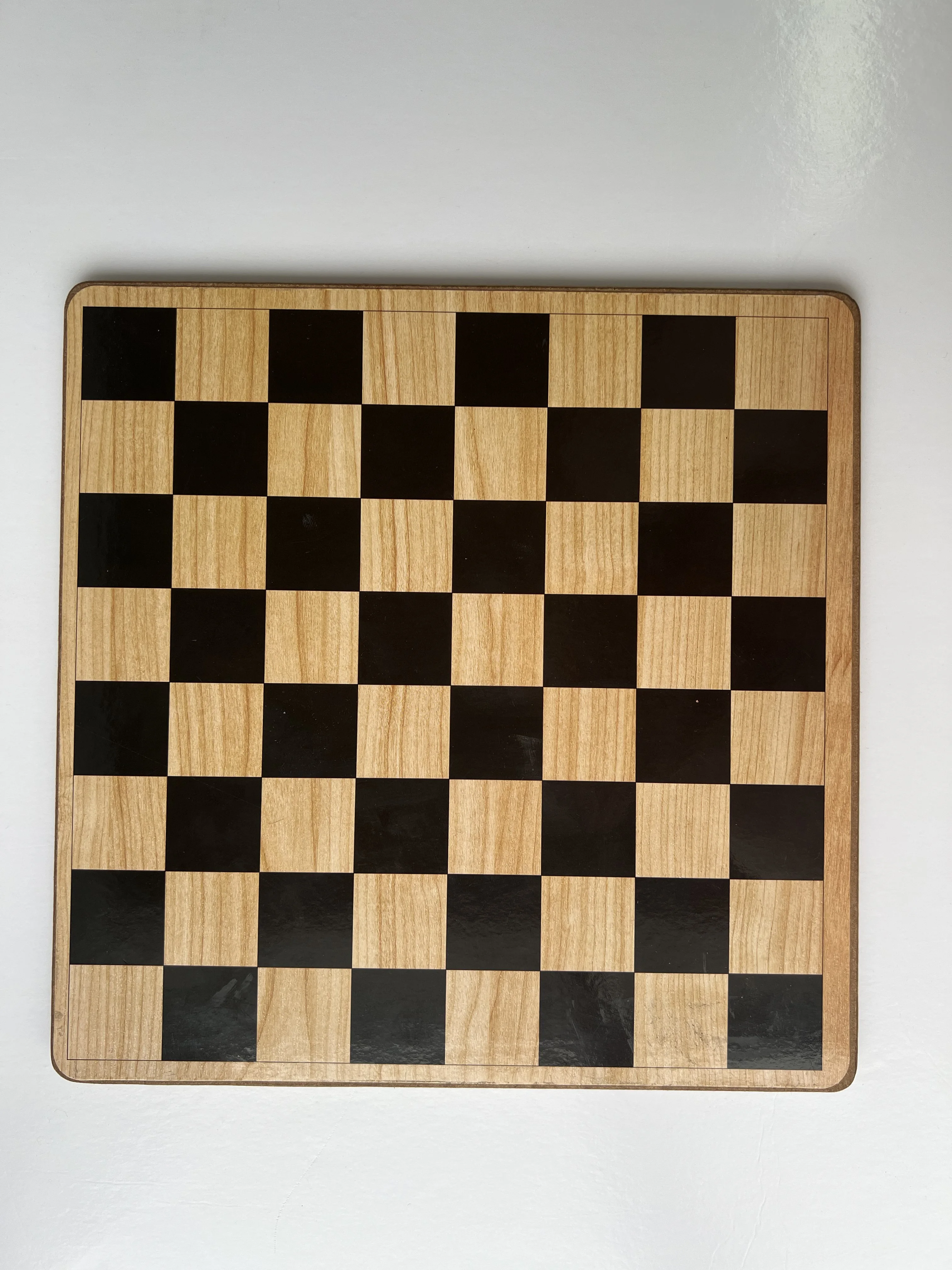 Chess set board game, 32 pieces, suitable for adults and children traveling home game gifts.