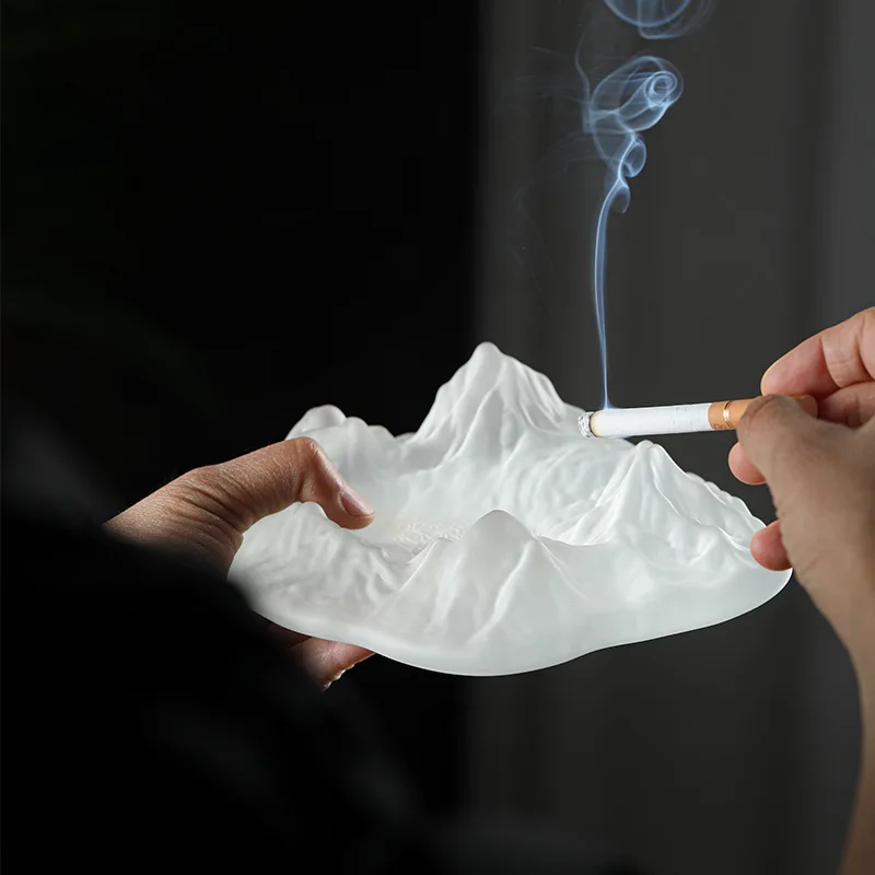 High Quality Snowy Mountain Shape Crystal Glass Ashtray Cigar Cigarette Ash Tray Modern Home Decor Tabletop Ash tray for Smokers