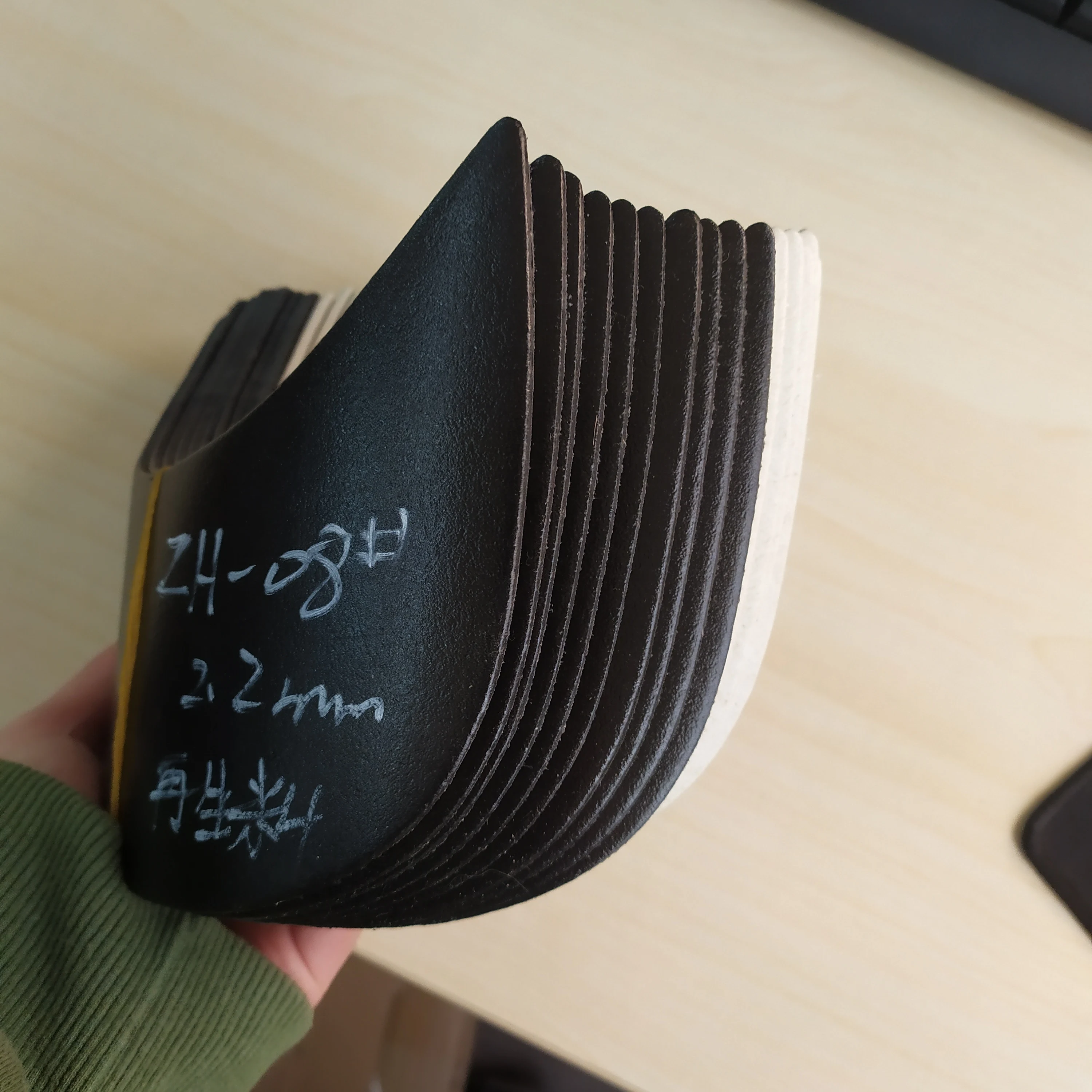 PE plastic visor cap hat brim inserts plastic baseball board cap peak Viseras de plastico visors