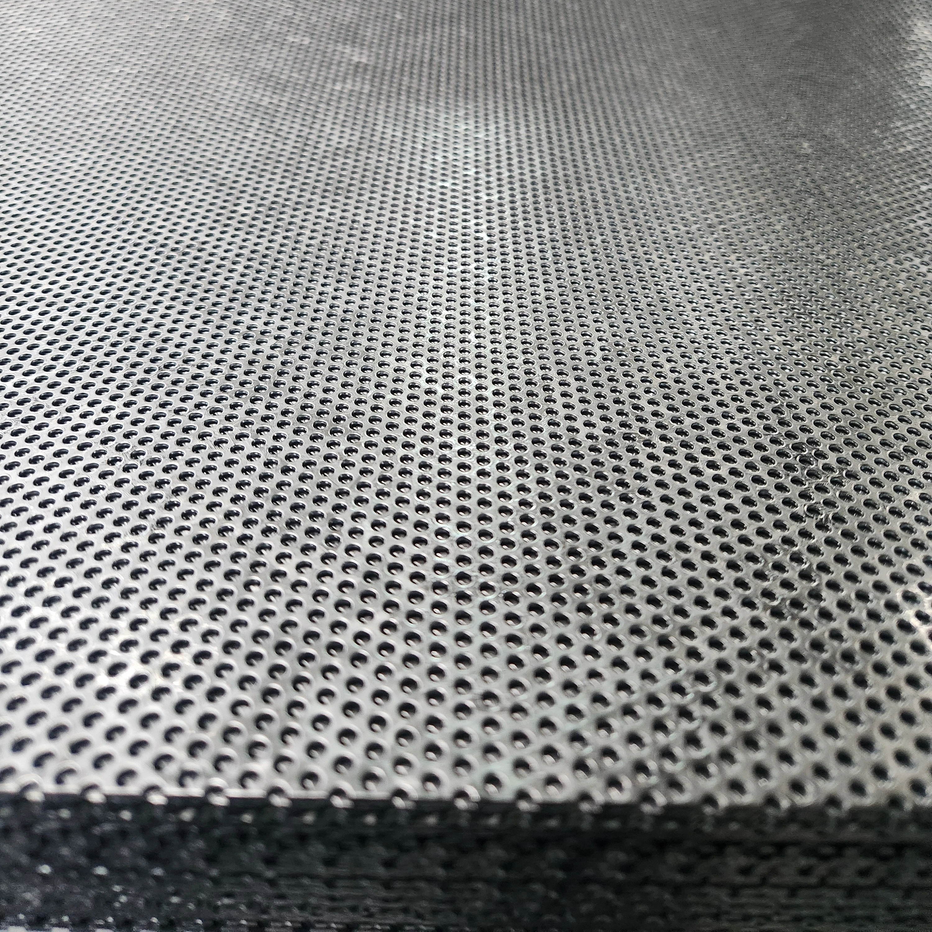 High Quality Round/ Square Aluminum/ Carbon/ SS T Perforated Metal