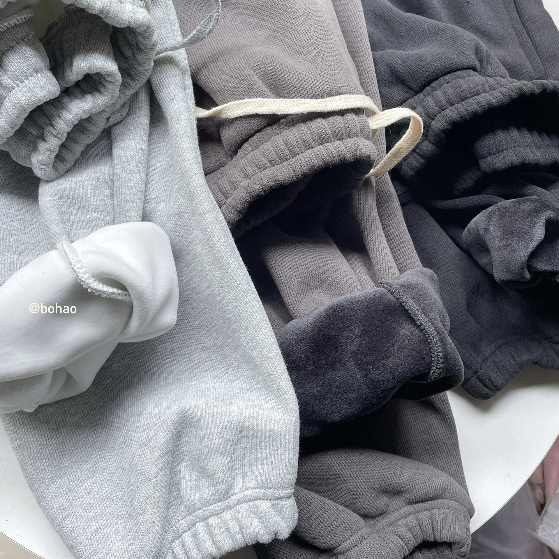 В наличии оптовая продажа весенние и осенние спортивные брюки женские 2022 новые стильные брюки женские повседневные короткие плюшевые брюки