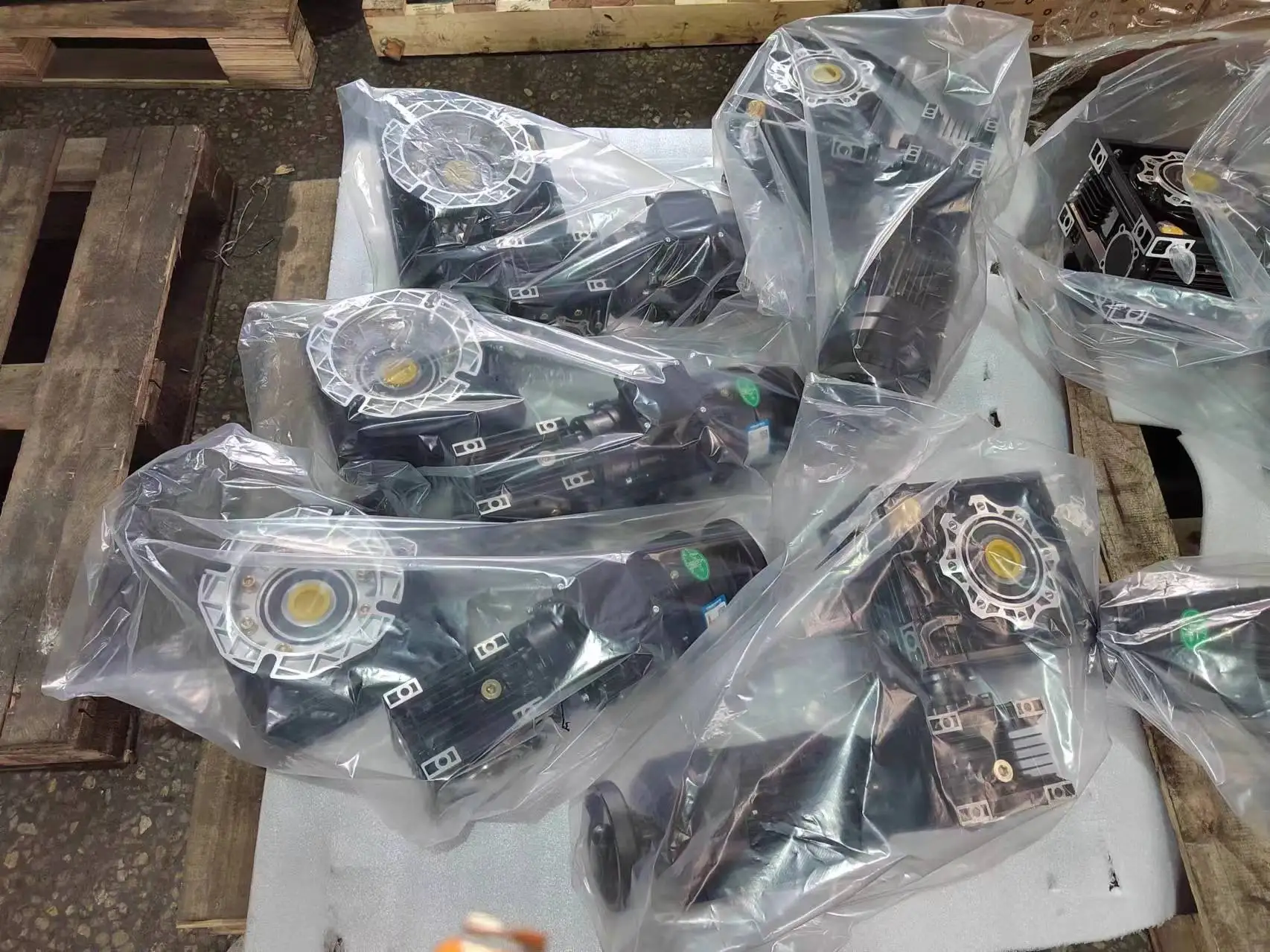 RV series Worm Gear Speed Reducer NMRV90 Ratio 1:30 1:80 1:100 with AC motor