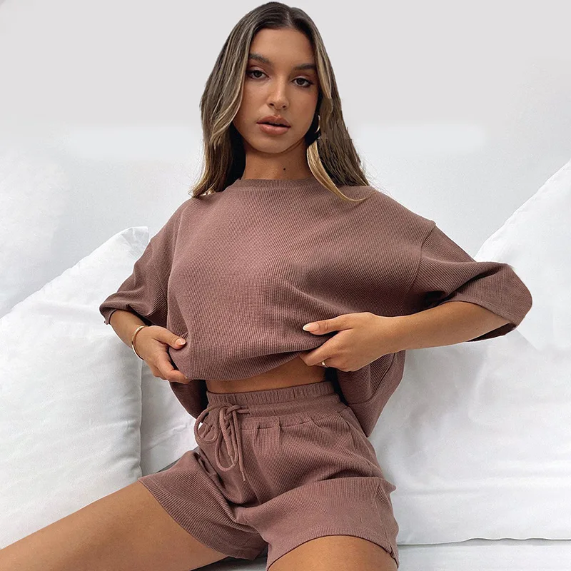 The best selling women solid color loose round neck shorts and long sleeve sweater set