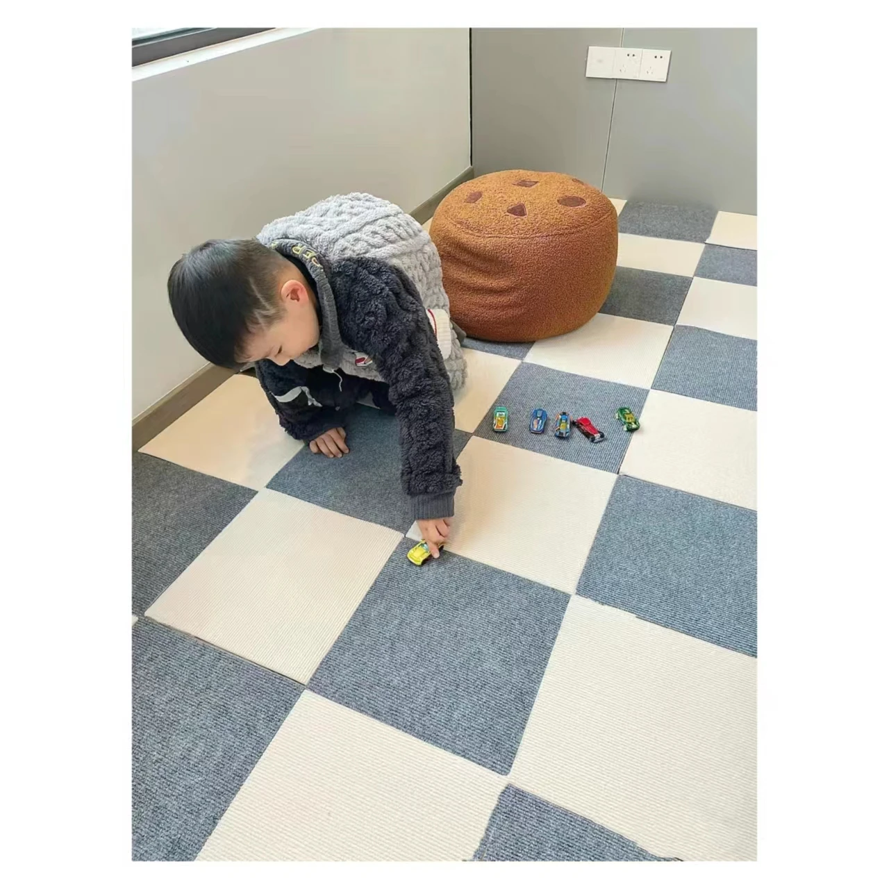 cheap 50x50 Square Size Loop pile Carpet PVC Multi Loop Pile Commercial Office 100% PP Carpet Tiles For Living Room