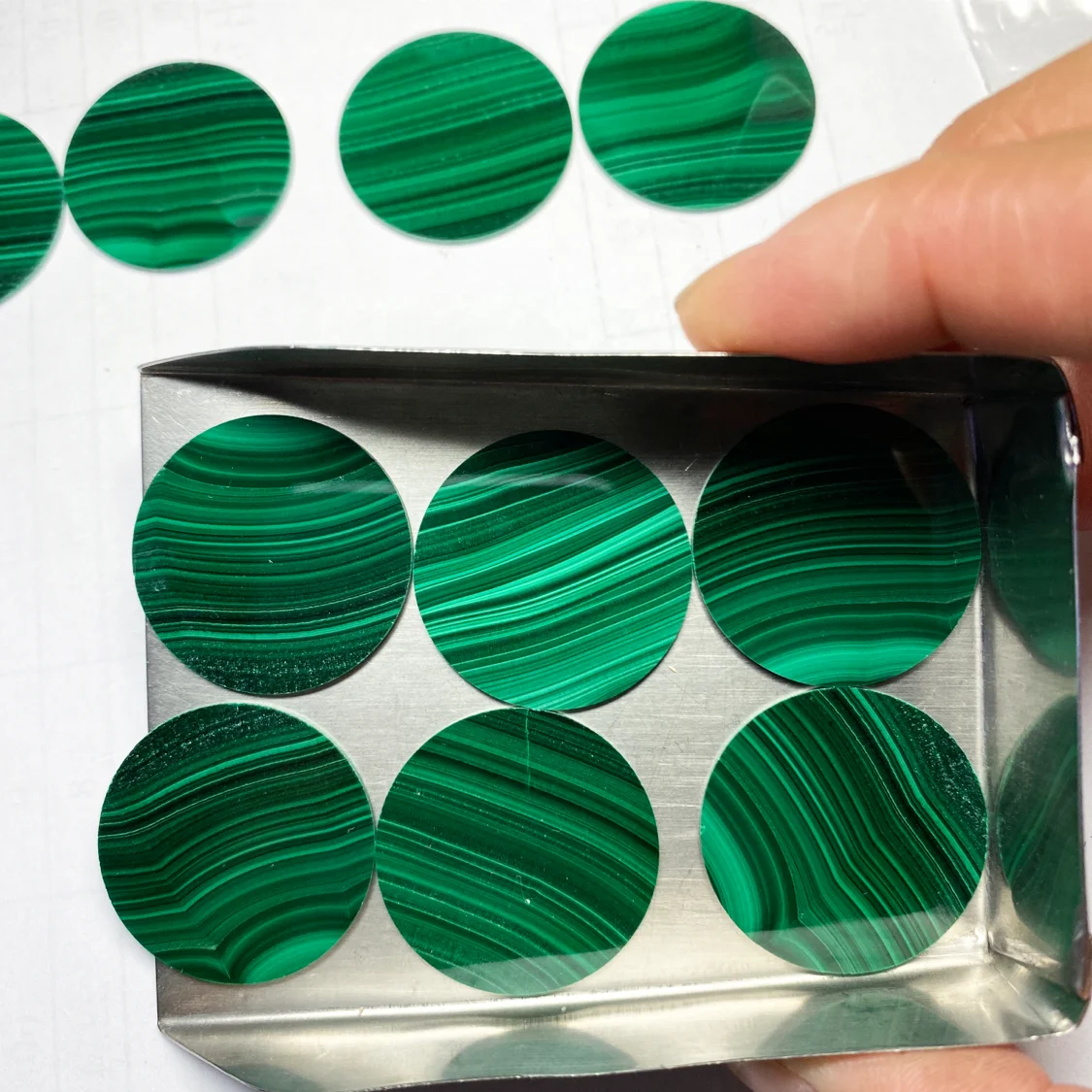 Wholesale Price Natural Stone Round Shape Malachite slices gemstone for Jewelry Making