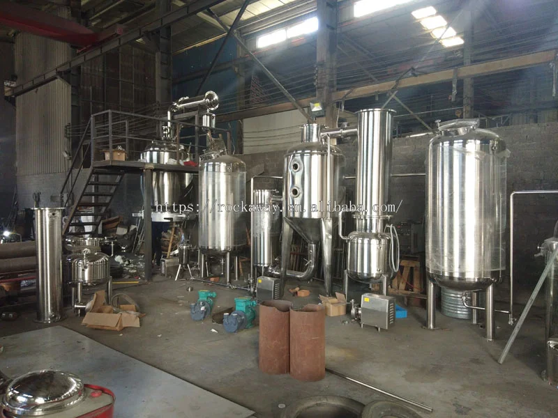 Solvent/water extraction machine