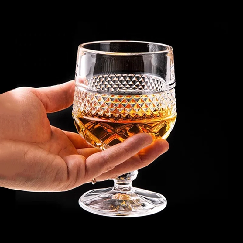 High end transparent embossed personalised red crystal grape wine glasses restaurant modern wine glass for party