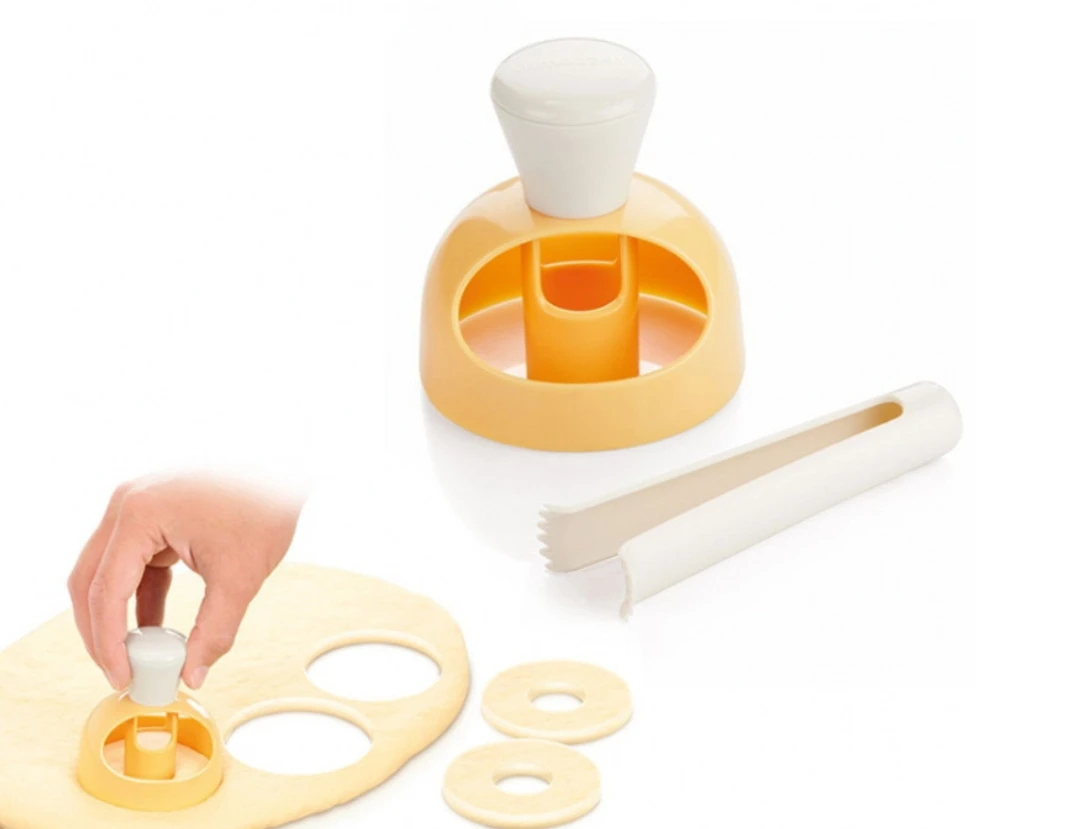 American large doughnut mold with dipping pliers, baking tool, printed biscuit plastic hollow bread Creative Kitchen Accessories