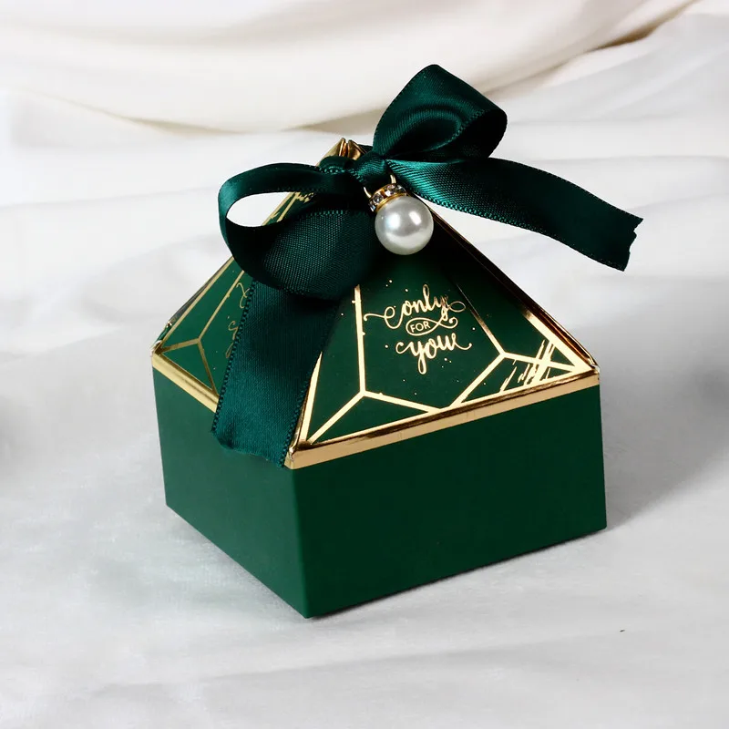 wholesale price luxury pyramidal shape wedding favour candy box with pearl and ribbon deco