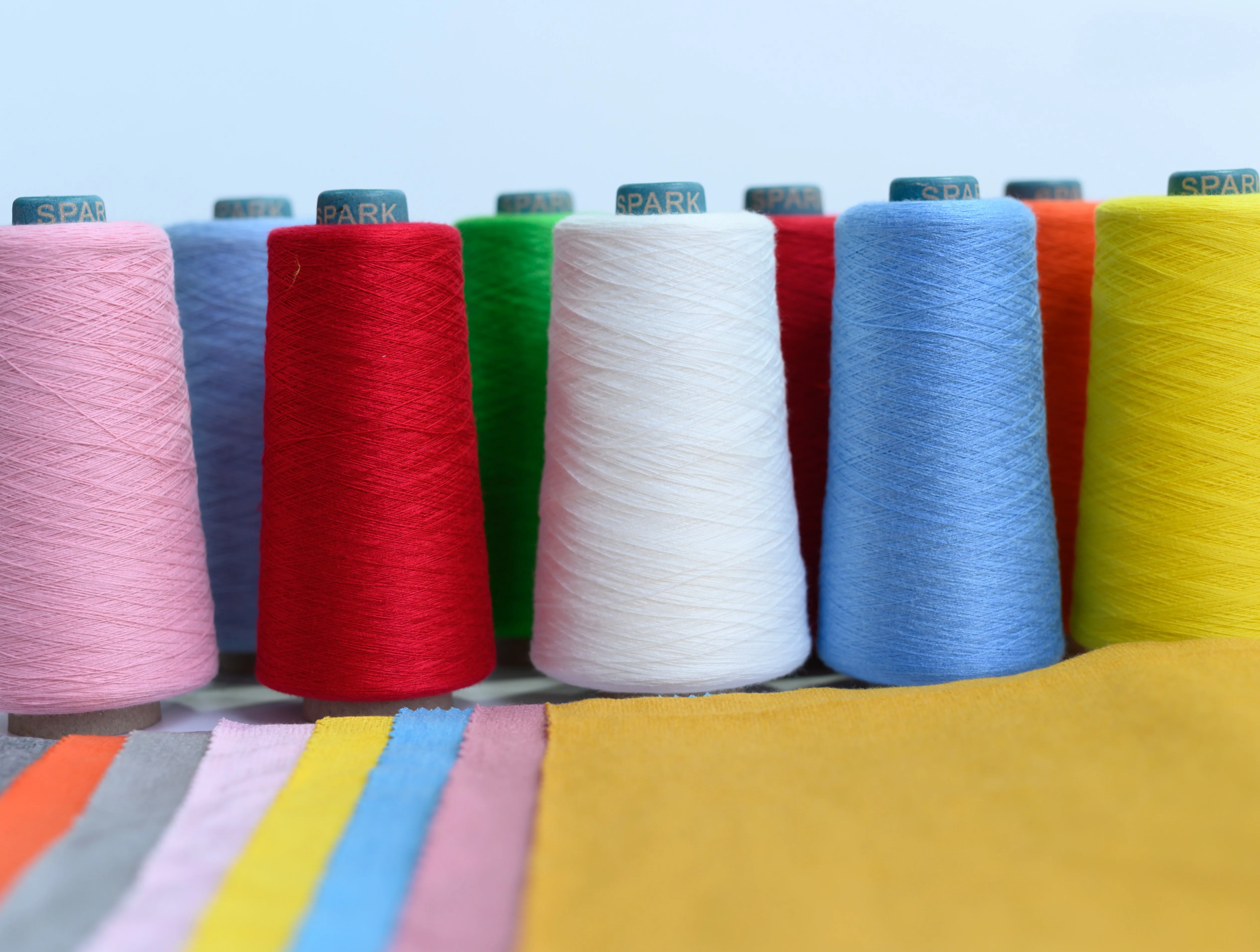 100% Dyed Core Spun Yarn 50% Viscose 22% Nylon 28% PBT sweater fashion yarn