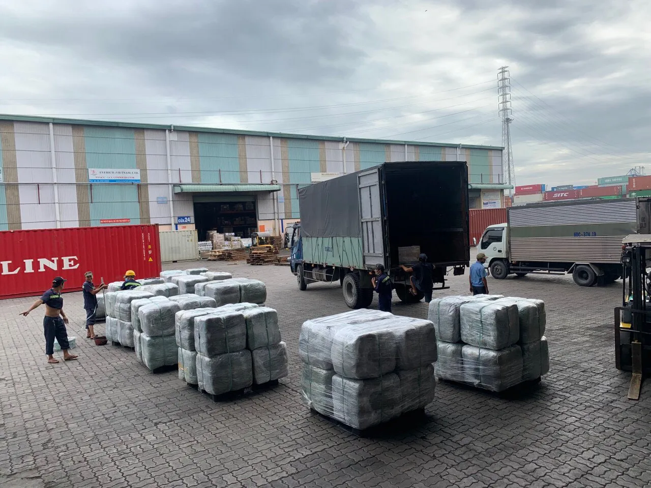 
Dried Soursop Leaves Tea - Cancer Treatment - Origin Vietnam /Whatsapp: +84 90 335 4981 