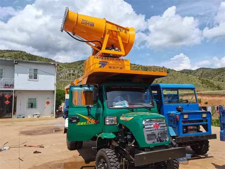 Manufacturers of the latest agricultural pesticides multi-function sprayer The fruit tree spray insecticide machine remotely