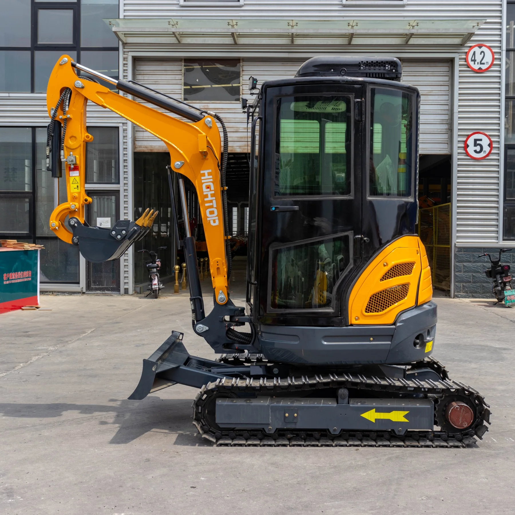 Factory direct sale excavator 2500kg crawler excavator engineering construction high quality excavator sales price