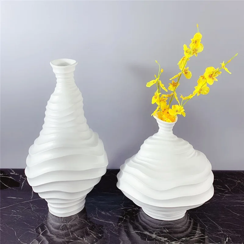 Tabletop Resin Irregular Vase Home Decoration Vase Black And White Accessories Flower Arrangements