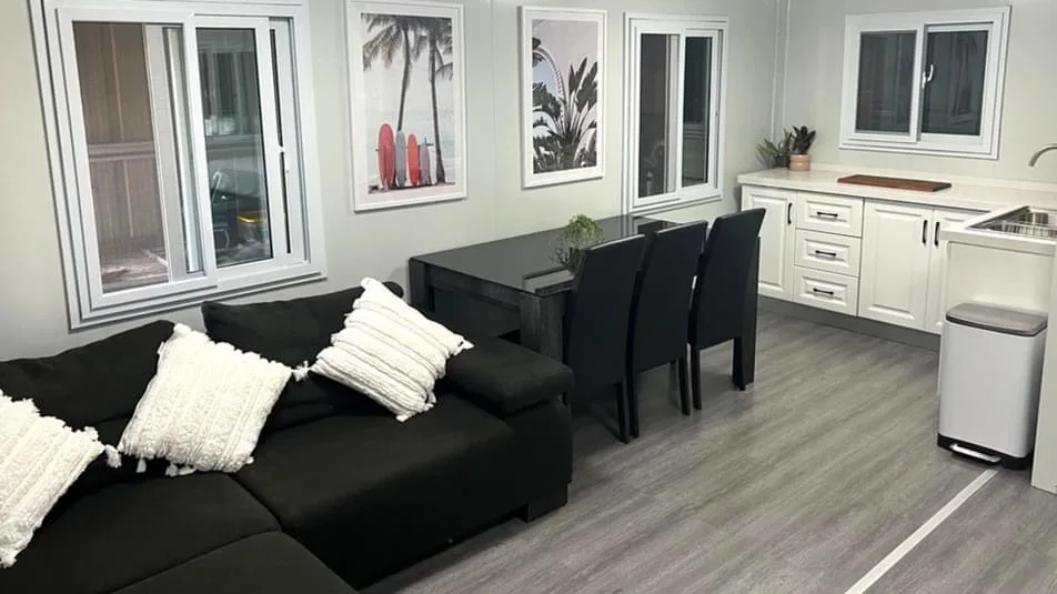 Double wing folding room can free expansion container house Widely Used Mobile Home camping Container House