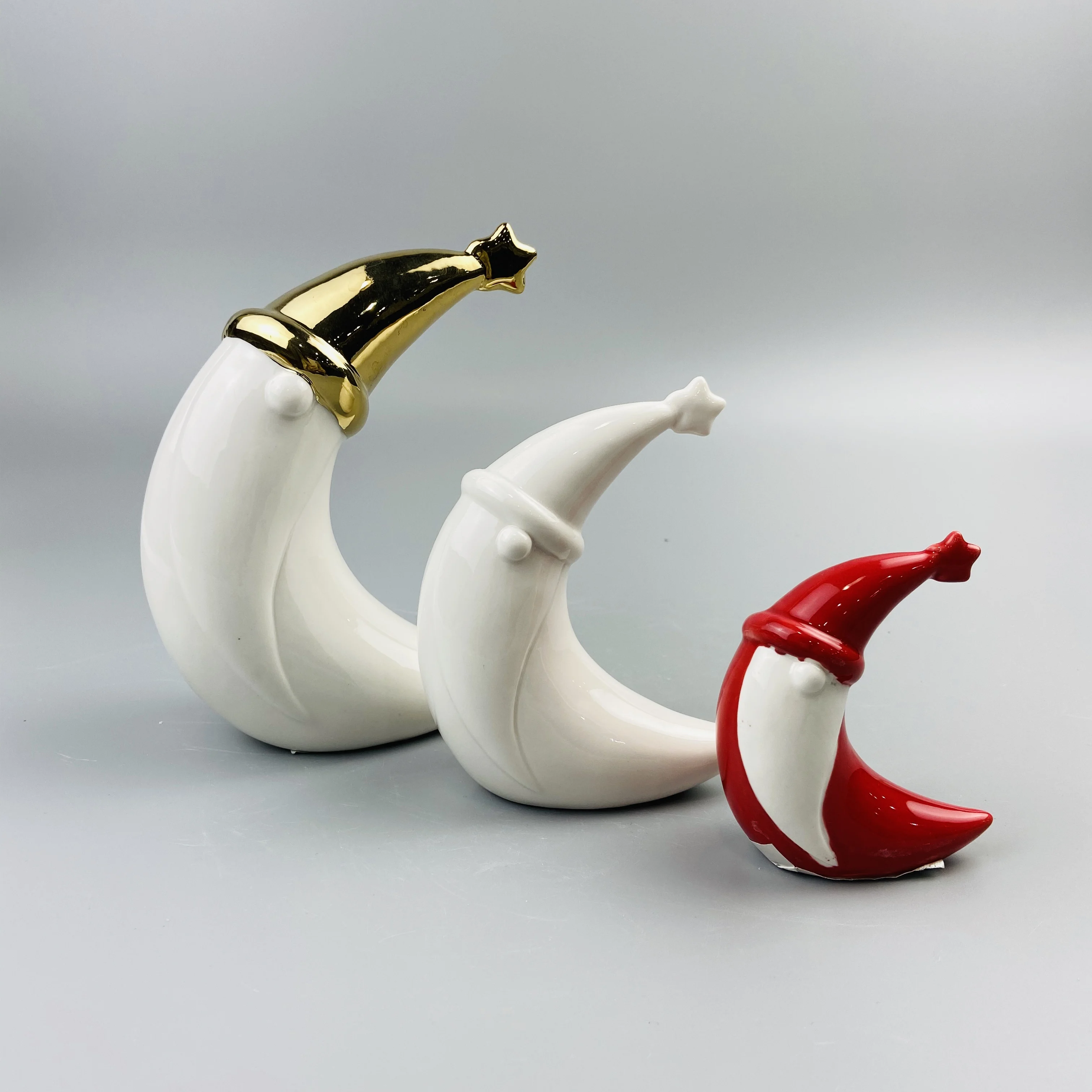
China reliable supplier handmade banana shape porcelain santa claus 