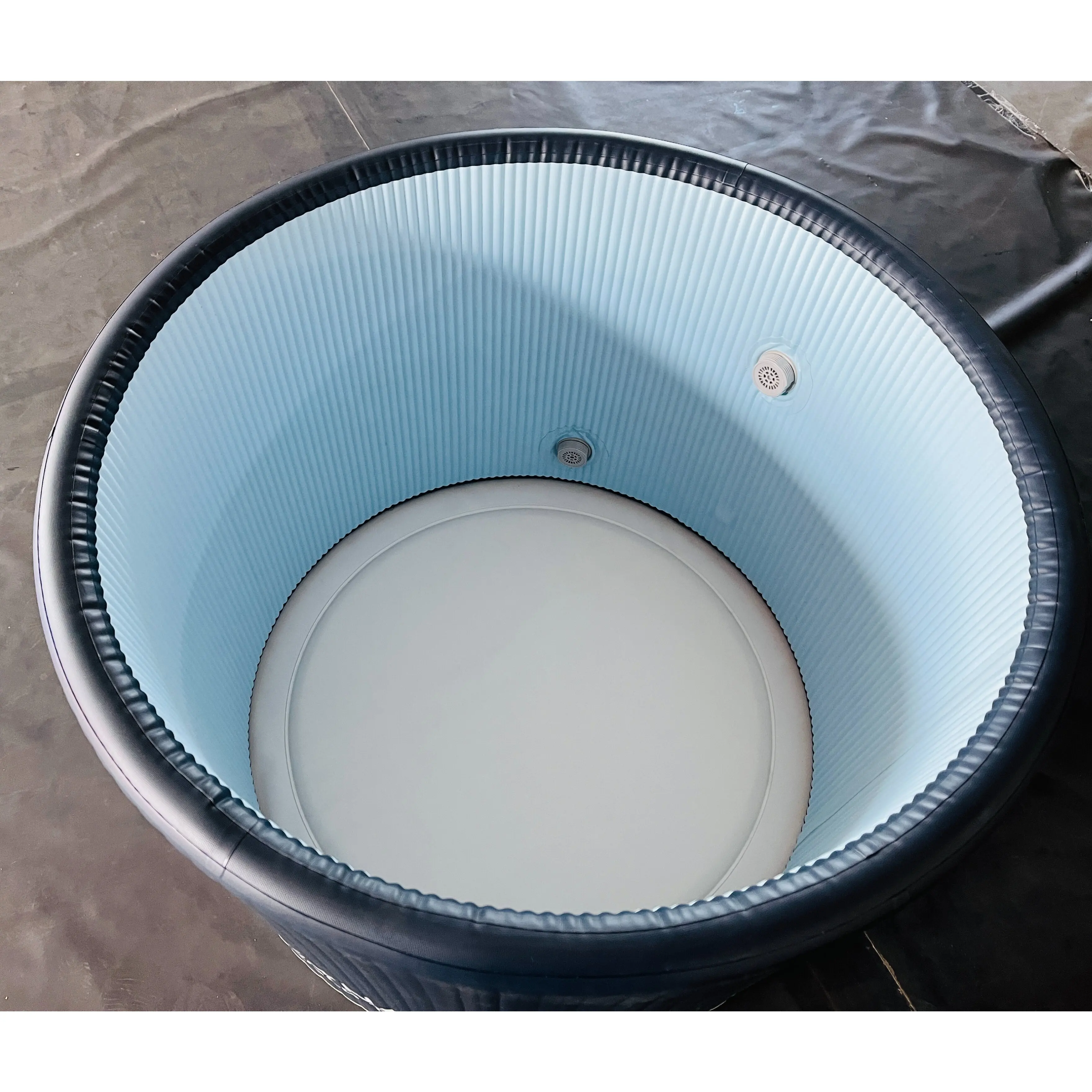 Customized Inflatable Drop Stitch Fabric Inflatable Ice Tub Plunge Ice Bath Barrel For Sport Recovery