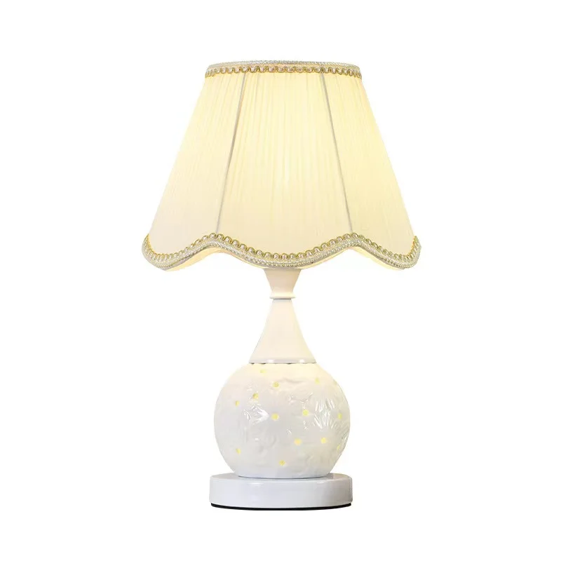 Nordic style simple bedroom bedside lamp, romantic and warm home ceramic table lamp