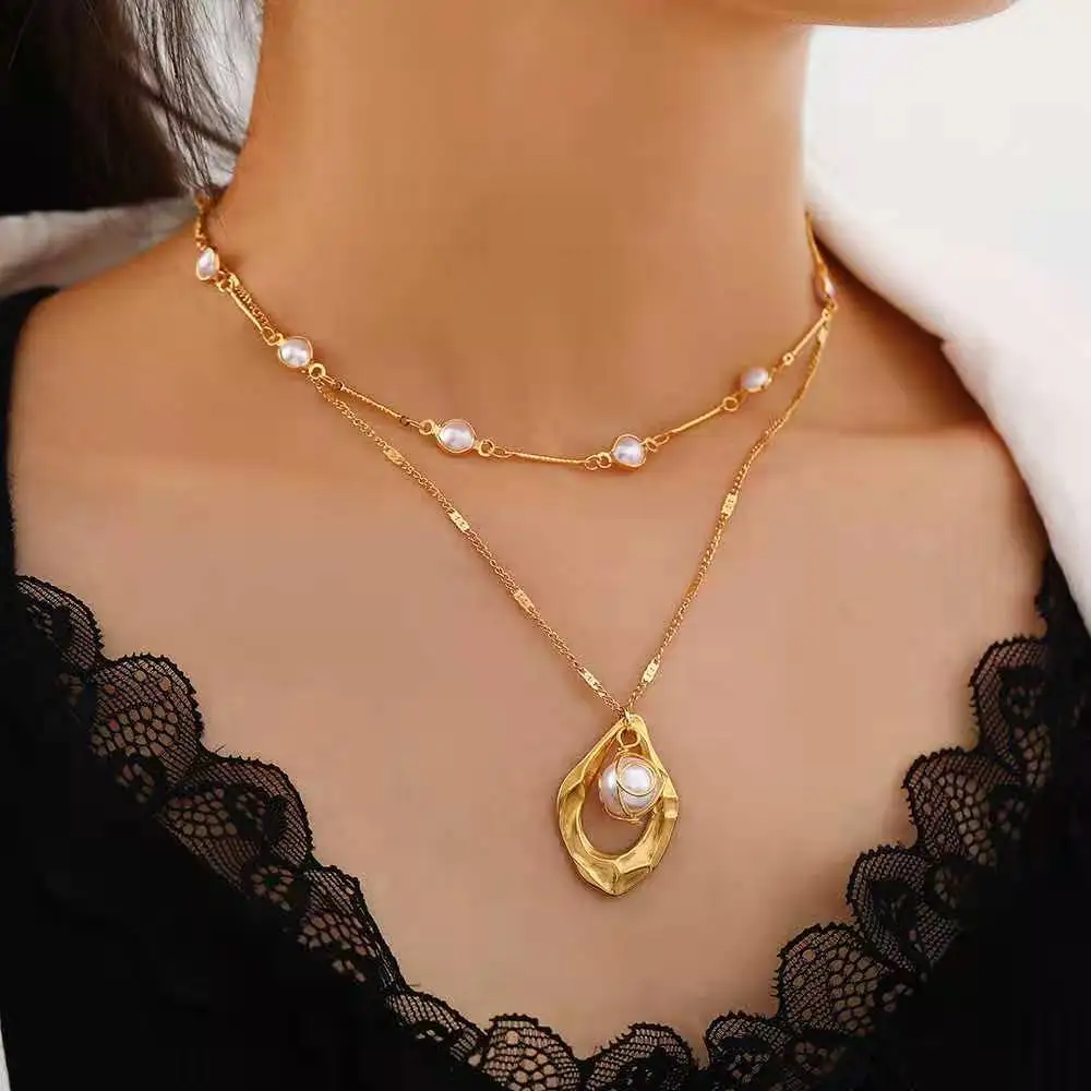 European and American retro titanium steel three-dimensional butterfly gold-plated pendant simple love clavicle necklace fas